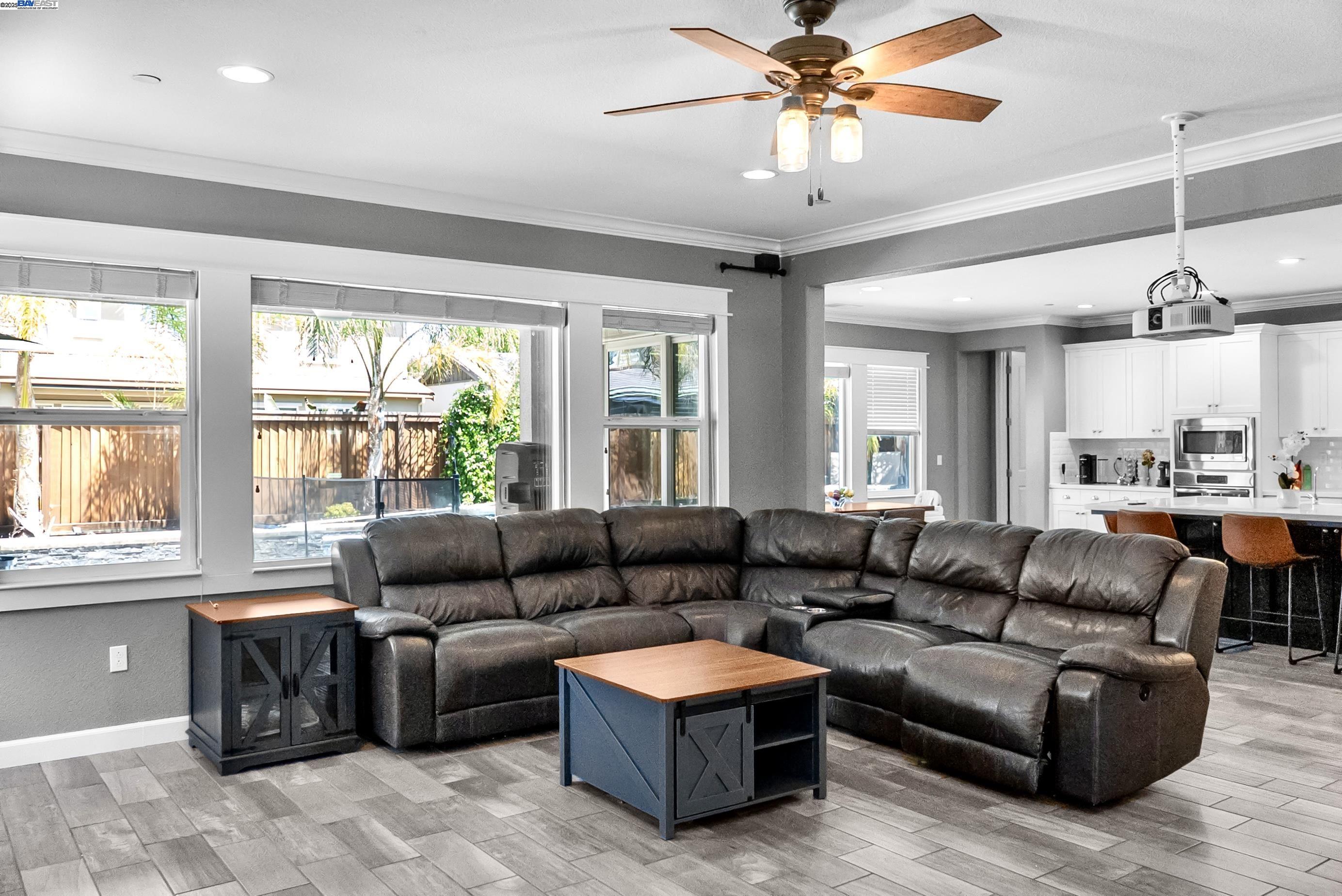 Detail Gallery Image 7 of 24 For 631 Auburn Way, Brentwood,  CA 94513 - 5 Beds | 4/1 Baths