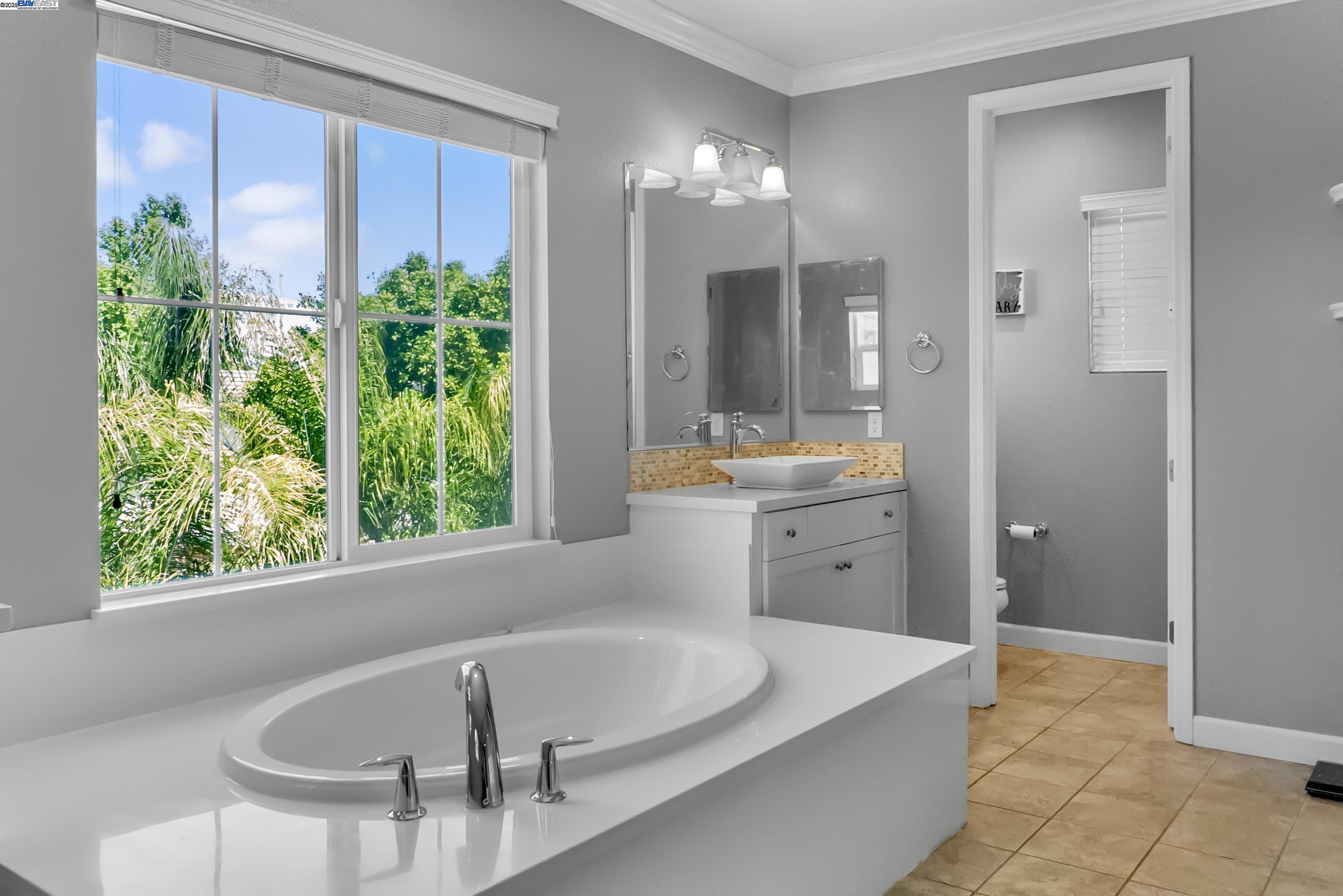Detail Gallery Image 10 of 24 For 631 Auburn Way, Brentwood,  CA 94513 - 5 Beds | 4/1 Baths