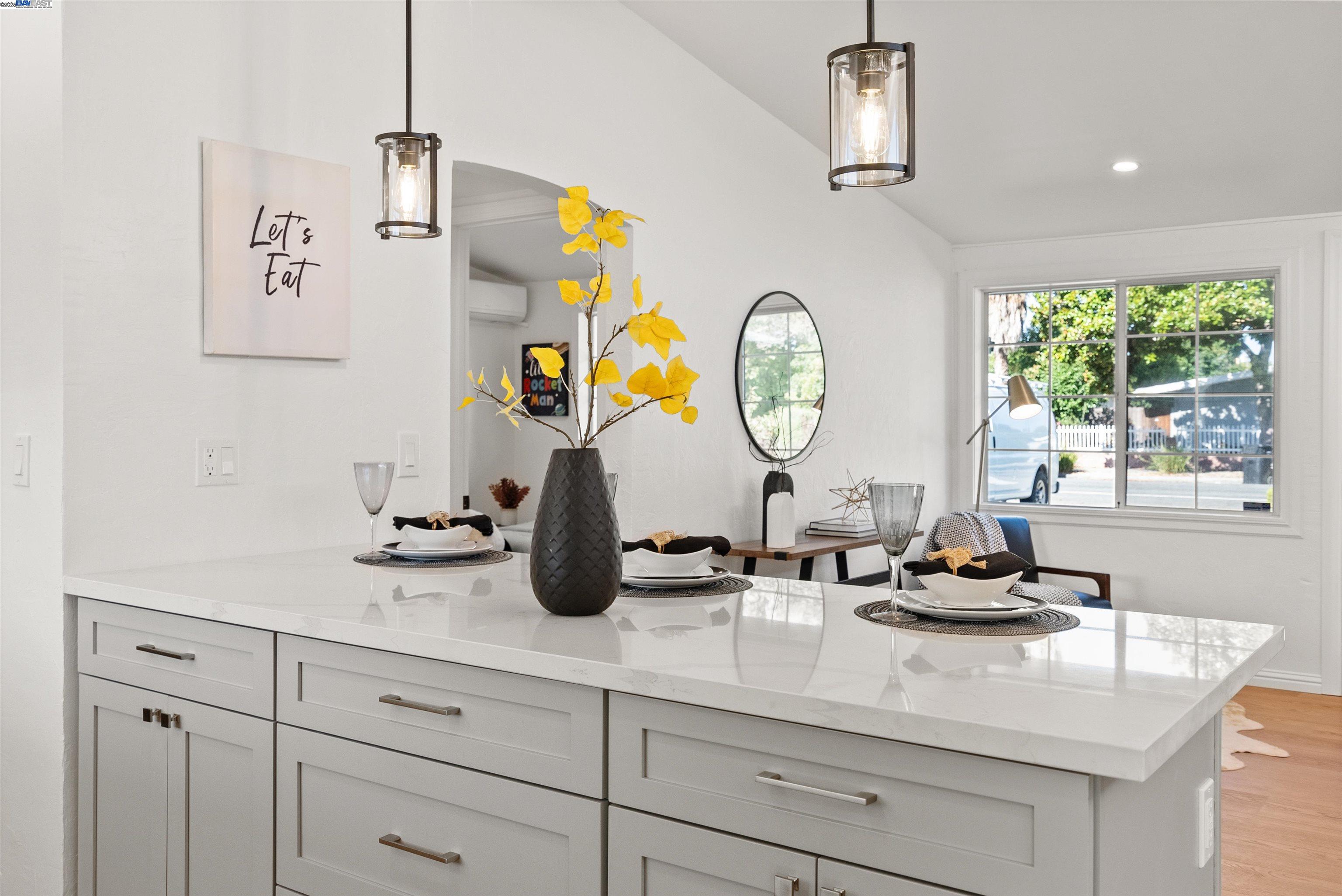 Detail Gallery Image 12 of 29 For 1030 Blazingwood Dr, Sunnyvale,  CA 94089 - 3 Beds | 2 Baths