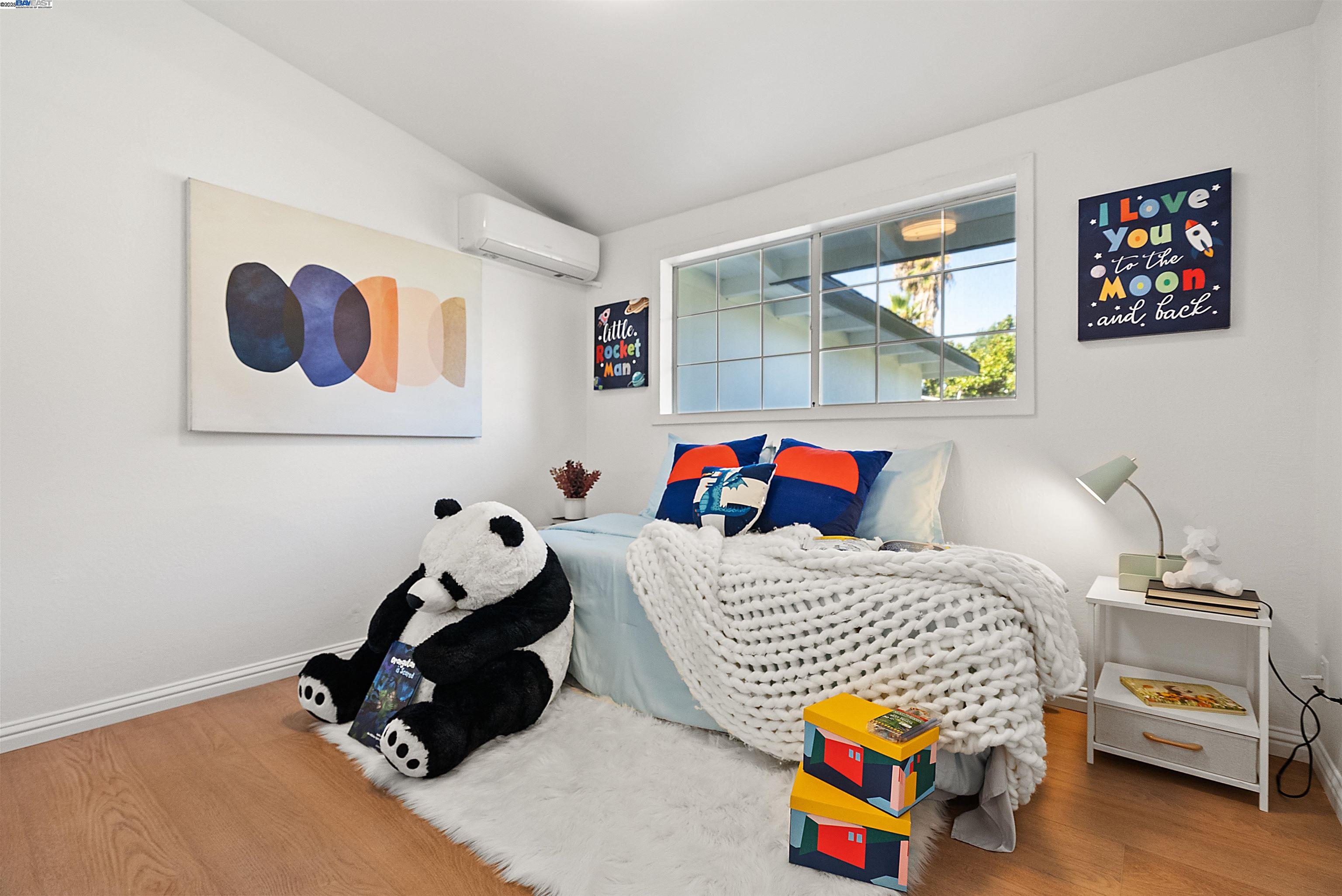 Detail Gallery Image 13 of 29 For 1030 Blazingwood Dr, Sunnyvale,  CA 94089 - 3 Beds | 2 Baths