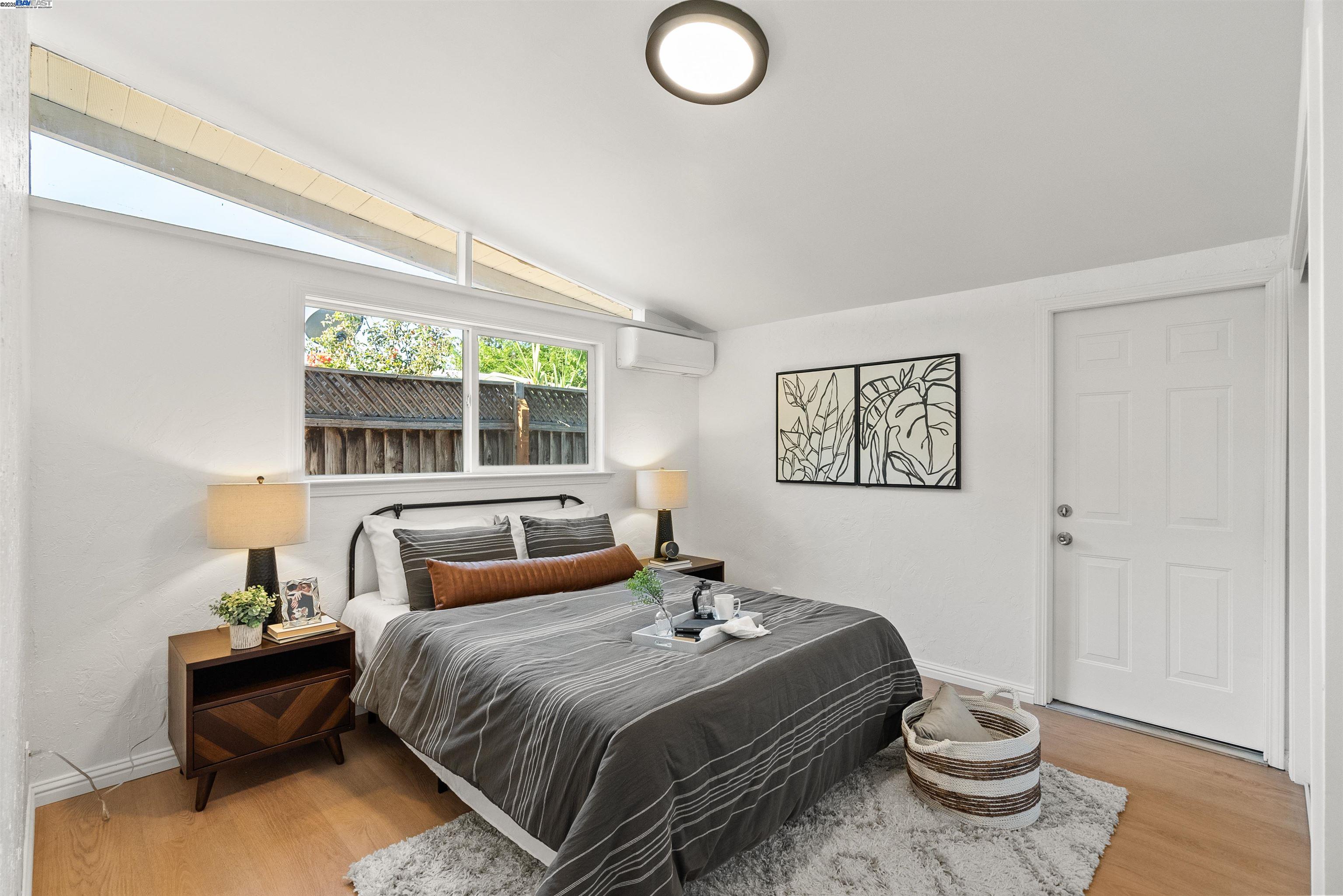 Detail Gallery Image 15 of 29 For 1030 Blazingwood Dr, Sunnyvale,  CA 94089 - 3 Beds | 2 Baths