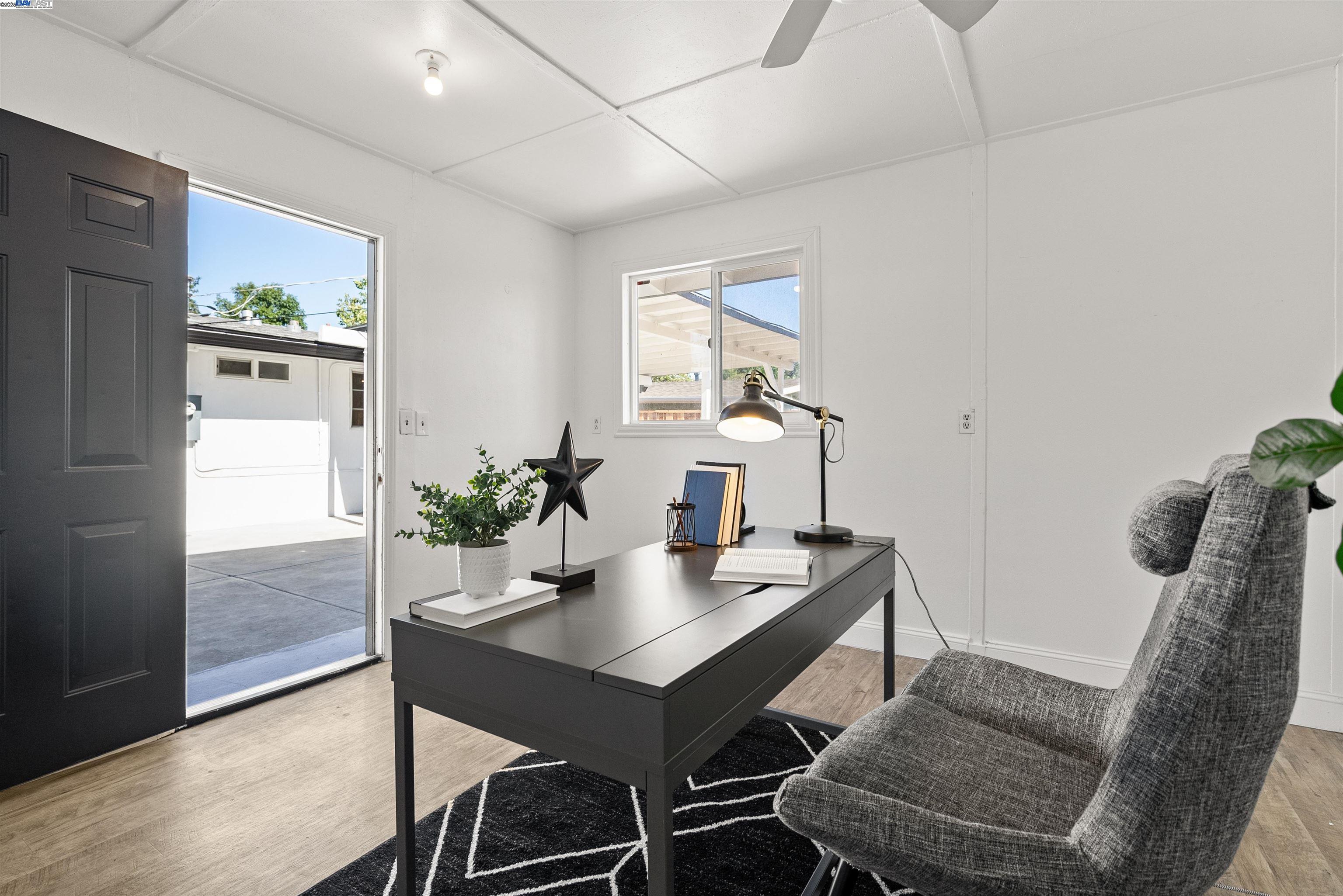 Detail Gallery Image 20 of 29 For 1030 Blazingwood Dr, Sunnyvale,  CA 94089 - 3 Beds | 2 Baths
