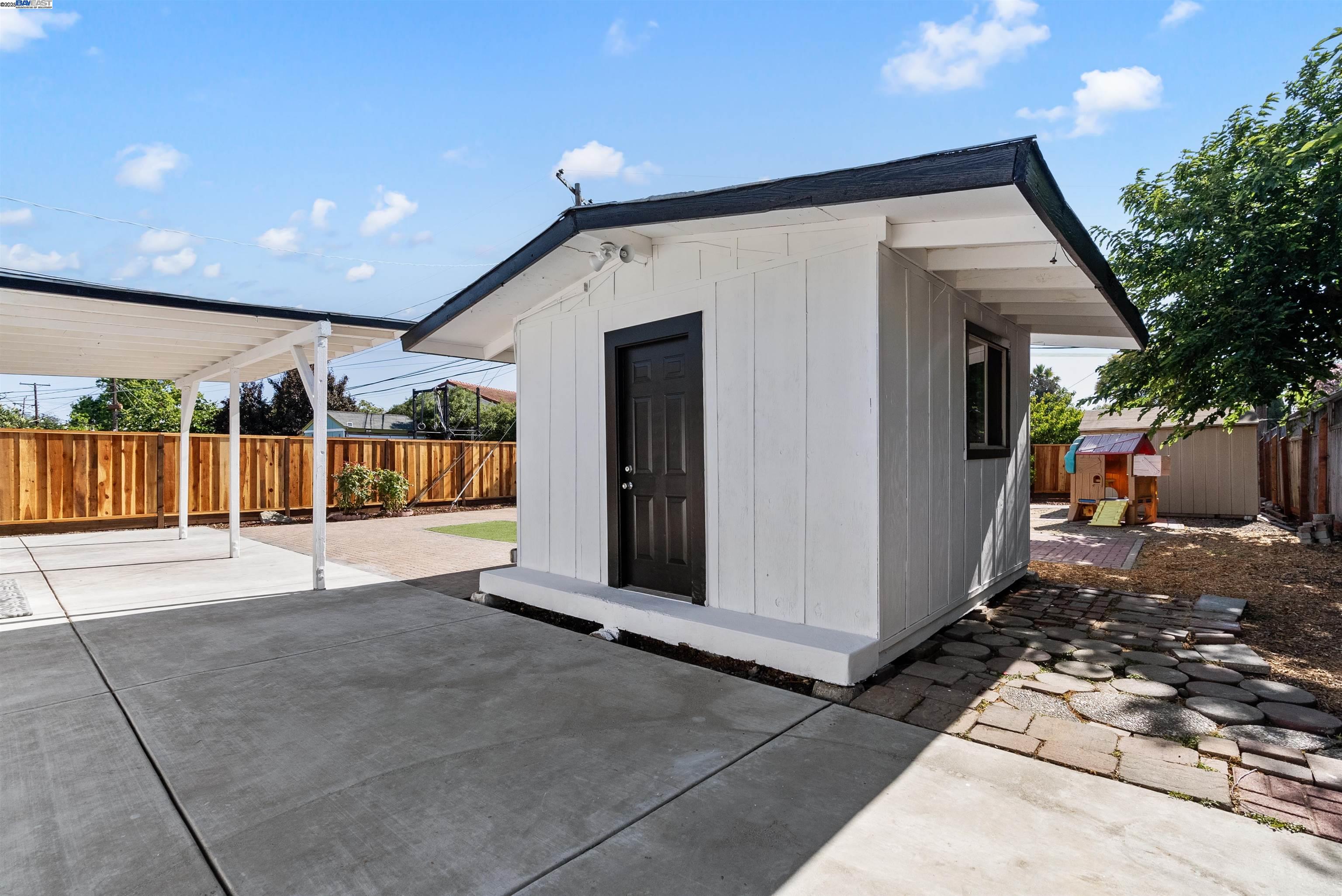 Detail Gallery Image 29 of 29 For 1030 Blazingwood Dr, Sunnyvale,  CA 94089 - 3 Beds | 2 Baths