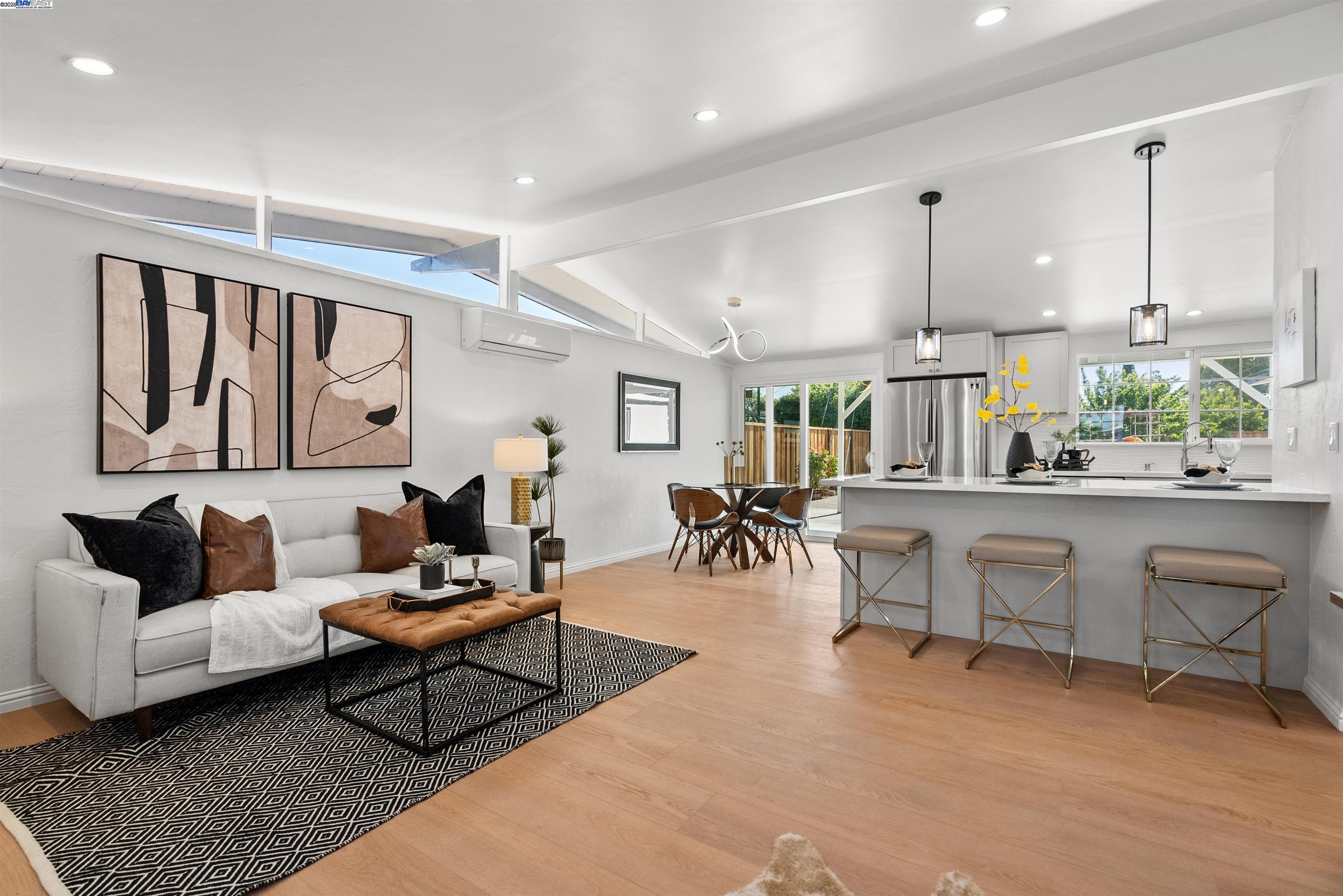 Detail Gallery Image 4 of 29 For 1030 Blazingwood Dr, Sunnyvale,  CA 94089 - 3 Beds | 2 Baths