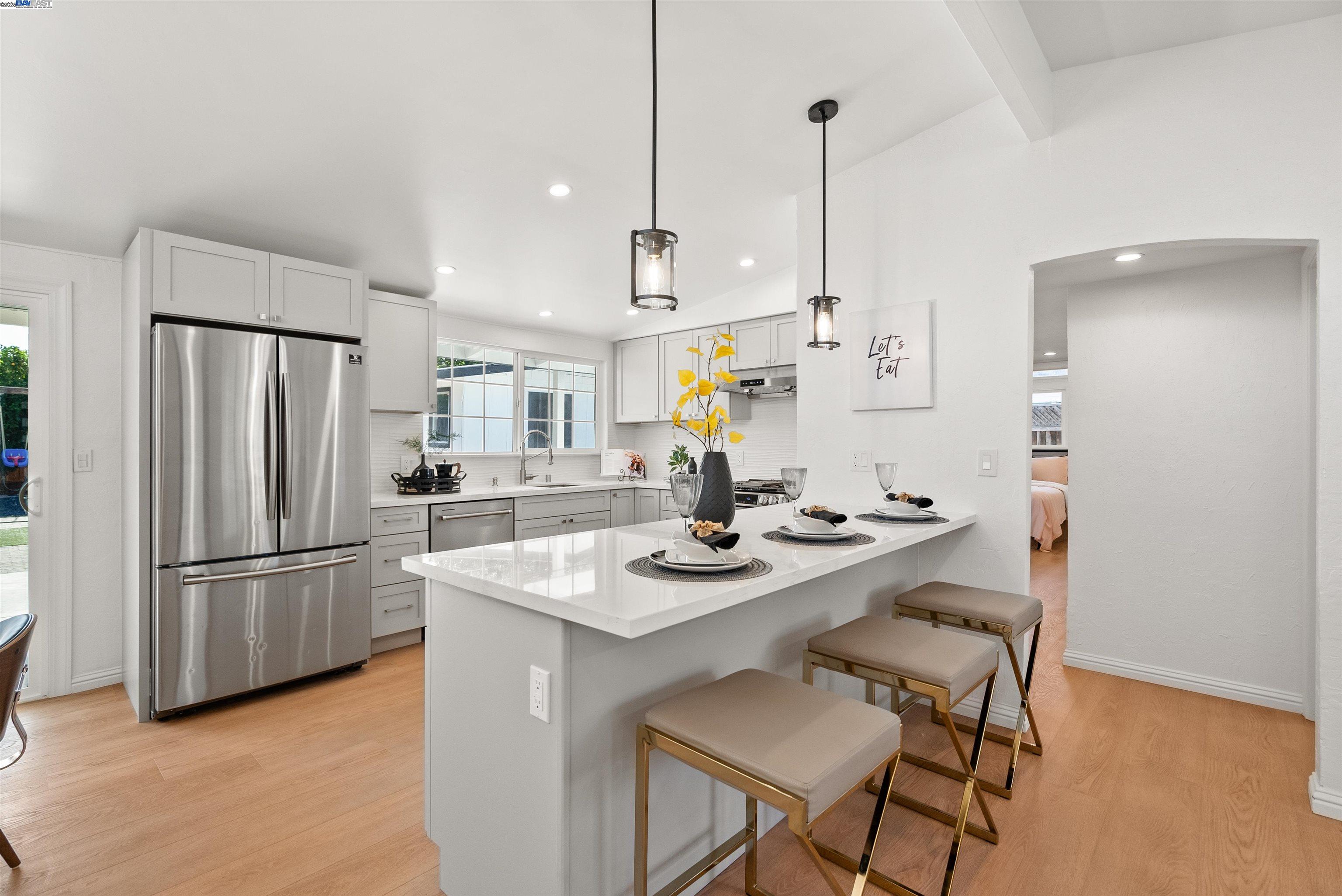 Detail Gallery Image 10 of 29 For 1030 Blazingwood Dr, Sunnyvale,  CA 94089 - 3 Beds | 2 Baths