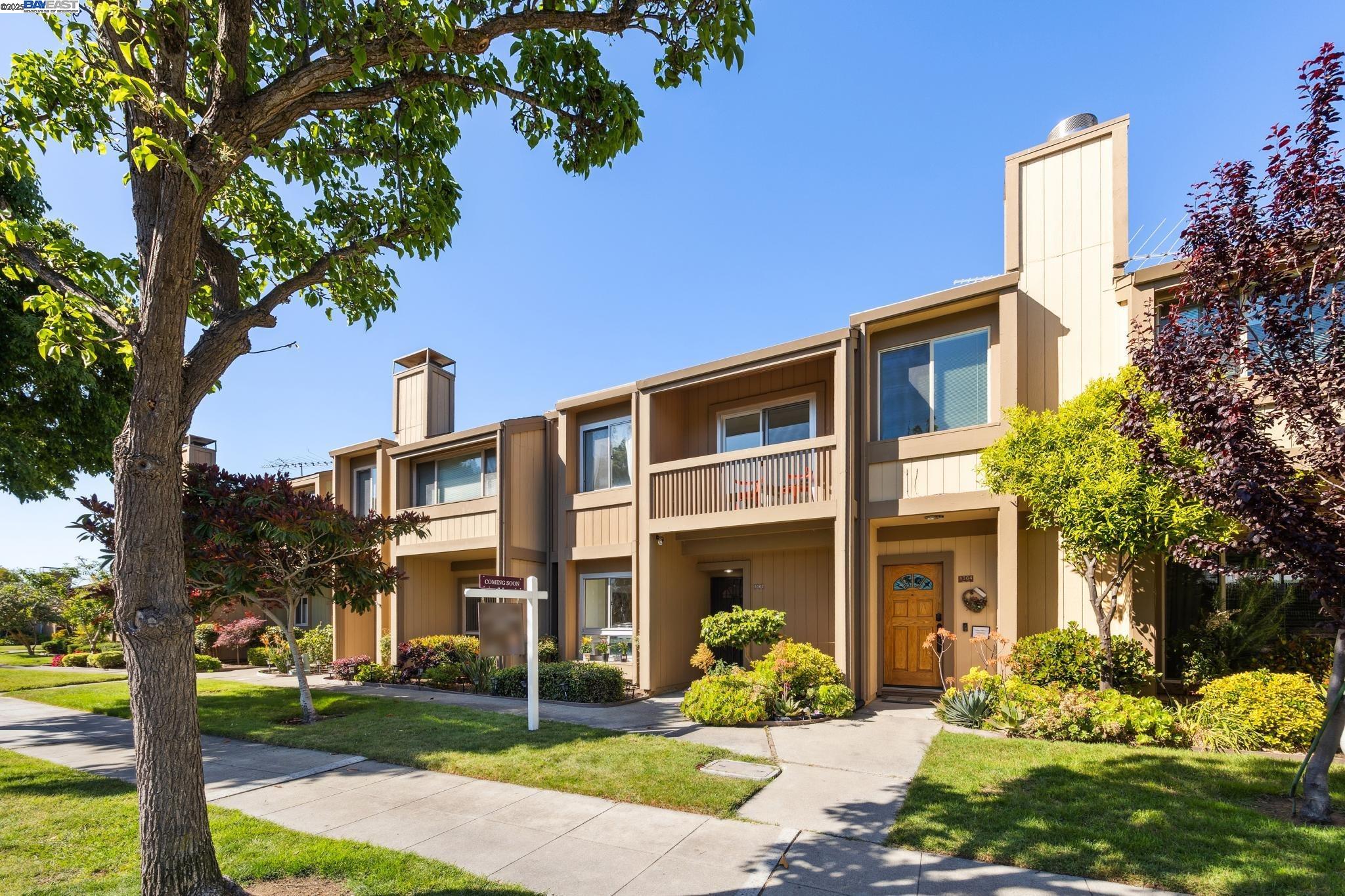 Detail Gallery Image 1 of 38 For 3362 Tonga Ln, Alameda,  CA 94502 - 3 Beds | 2/1 Baths