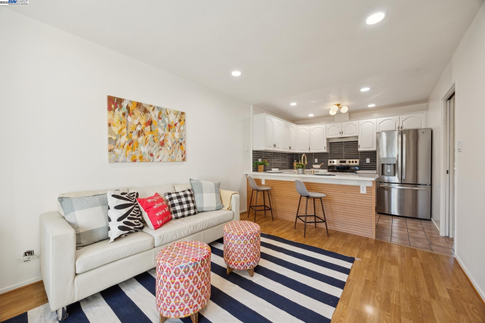 Detail Gallery Image 14 of 38 For 3362 Tonga Ln, Alameda,  CA 94502 - 3 Beds | 2/1 Baths