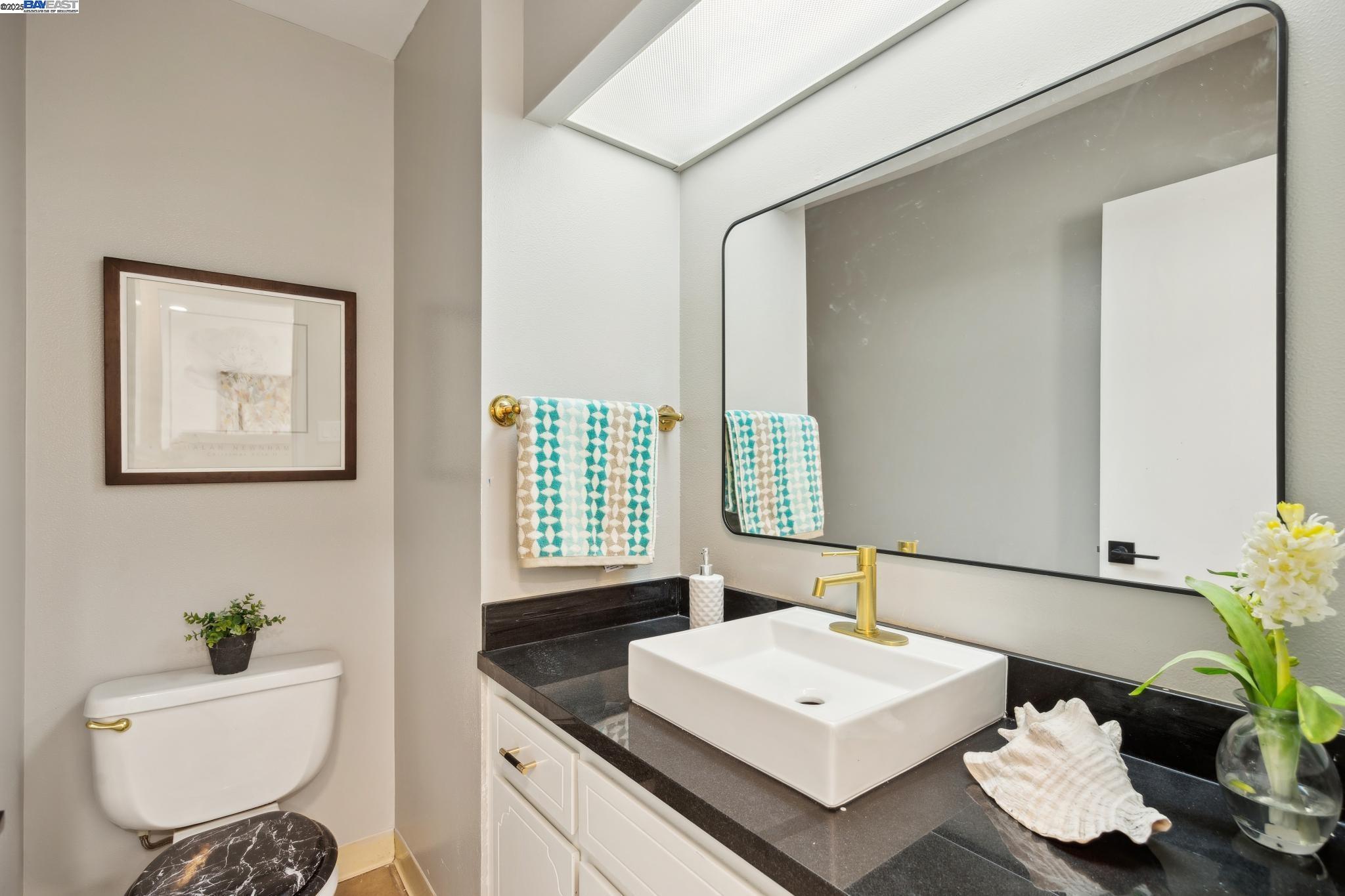 Detail Gallery Image 16 of 38 For 3362 Tonga Ln, Alameda,  CA 94502 - 3 Beds | 2/1 Baths