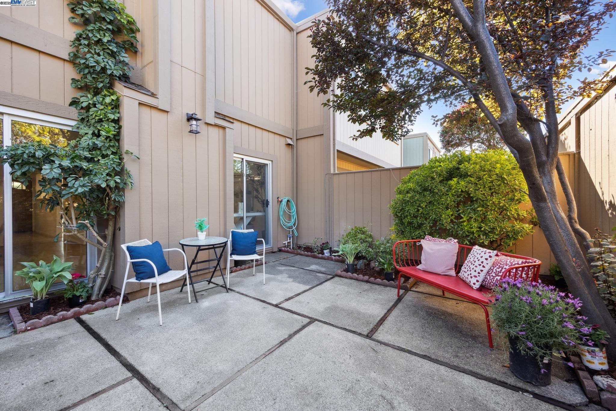 Detail Gallery Image 33 of 38 For 3362 Tonga Ln, Alameda,  CA 94502 - 3 Beds | 2/1 Baths