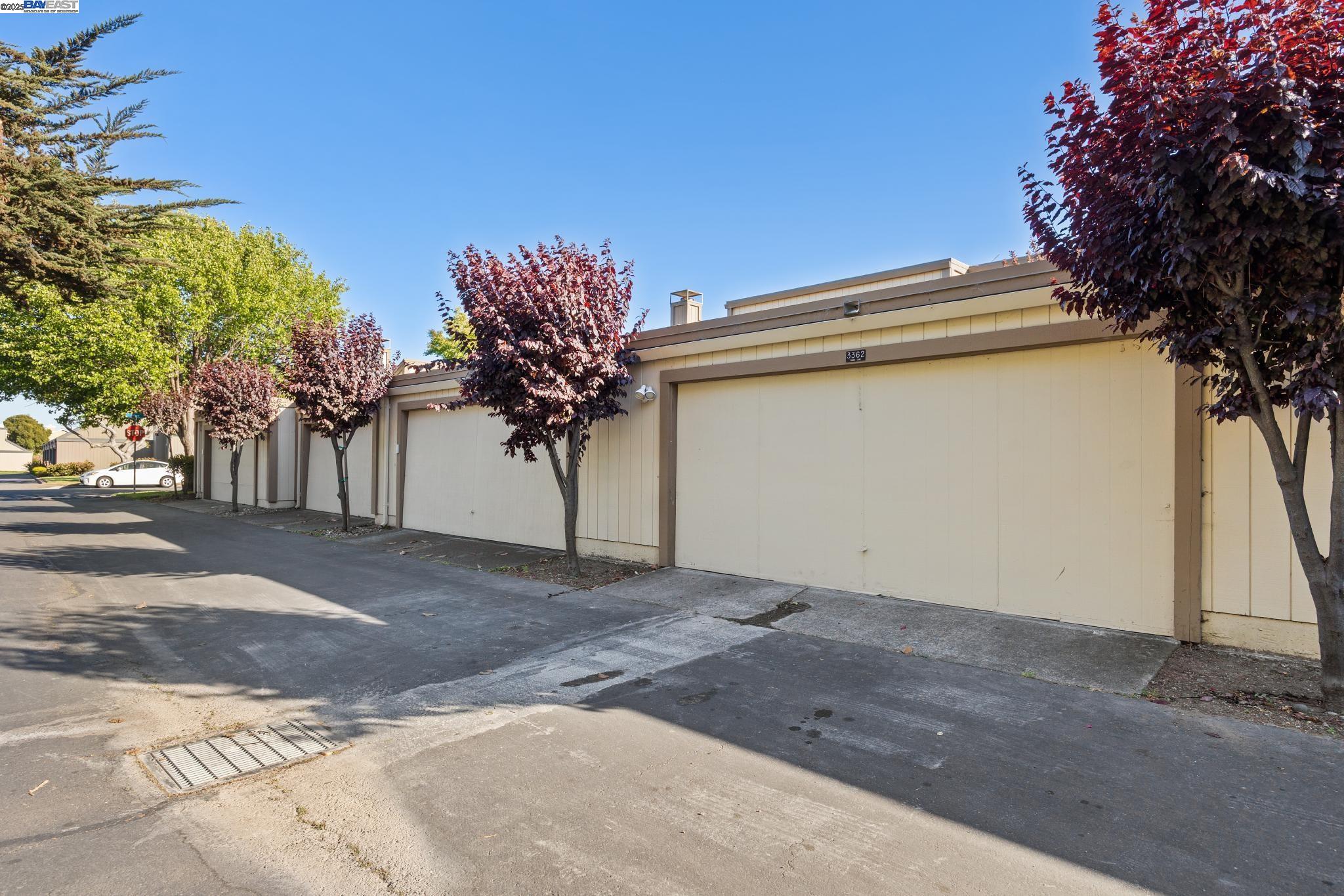 Detail Gallery Image 35 of 38 For 3362 Tonga Ln, Alameda,  CA 94502 - 3 Beds | 2/1 Baths