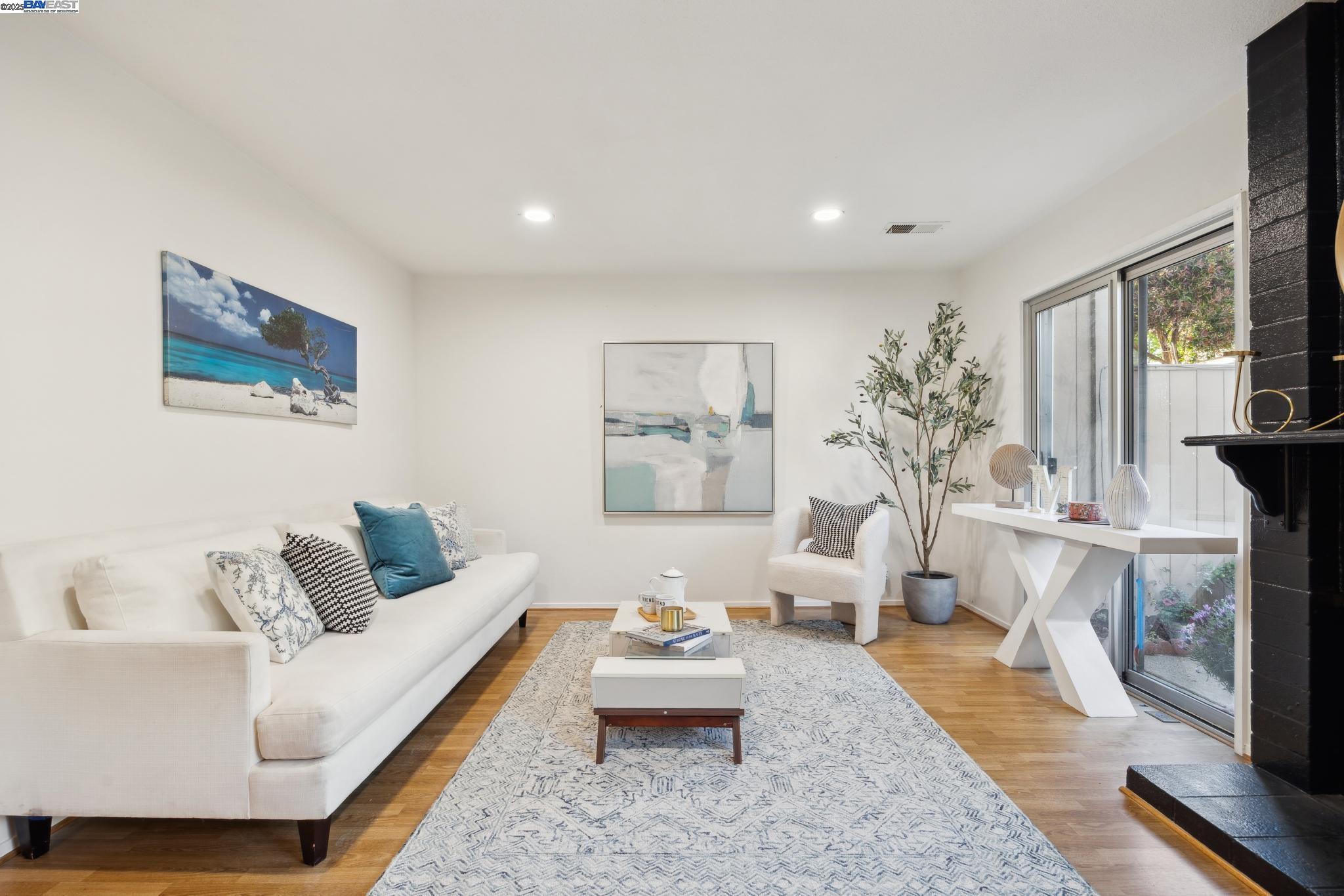 Detail Gallery Image 7 of 38 For 3362 Tonga Ln, Alameda,  CA 94502 - 3 Beds | 2/1 Baths