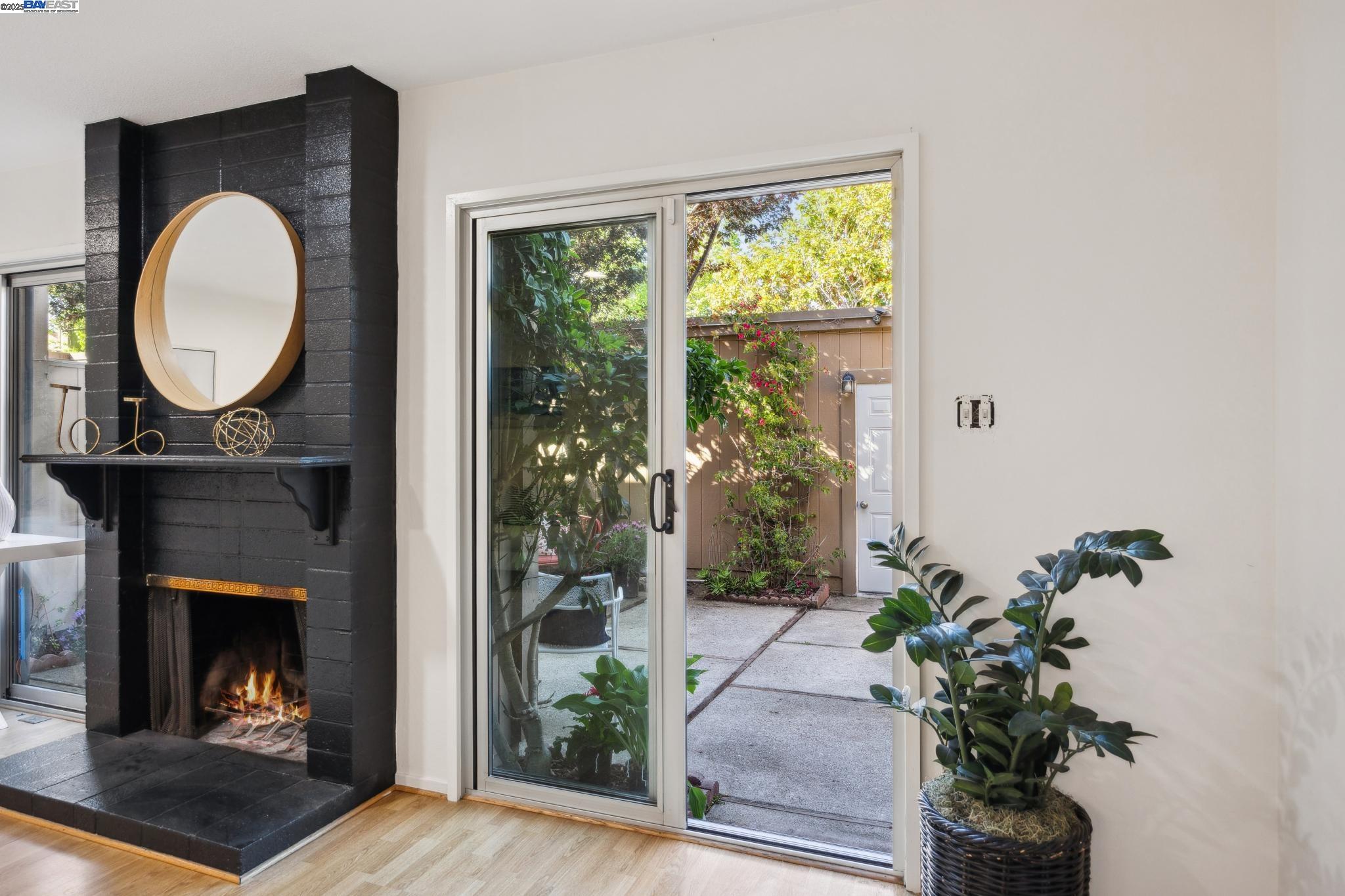 Detail Gallery Image 10 of 38 For 3362 Tonga Ln, Alameda,  CA 94502 - 3 Beds | 2/1 Baths