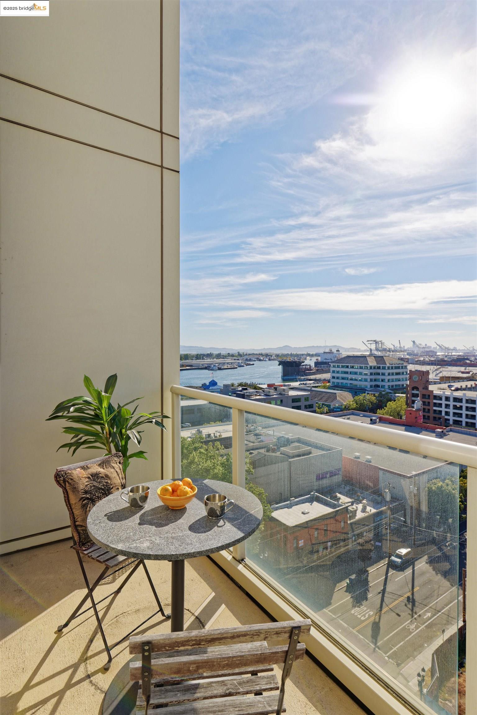 Detail Gallery Image 18 of 52 For 222 Broadway #1204,  Oakland,  CA 94607 - 2 Beds | 2 Baths