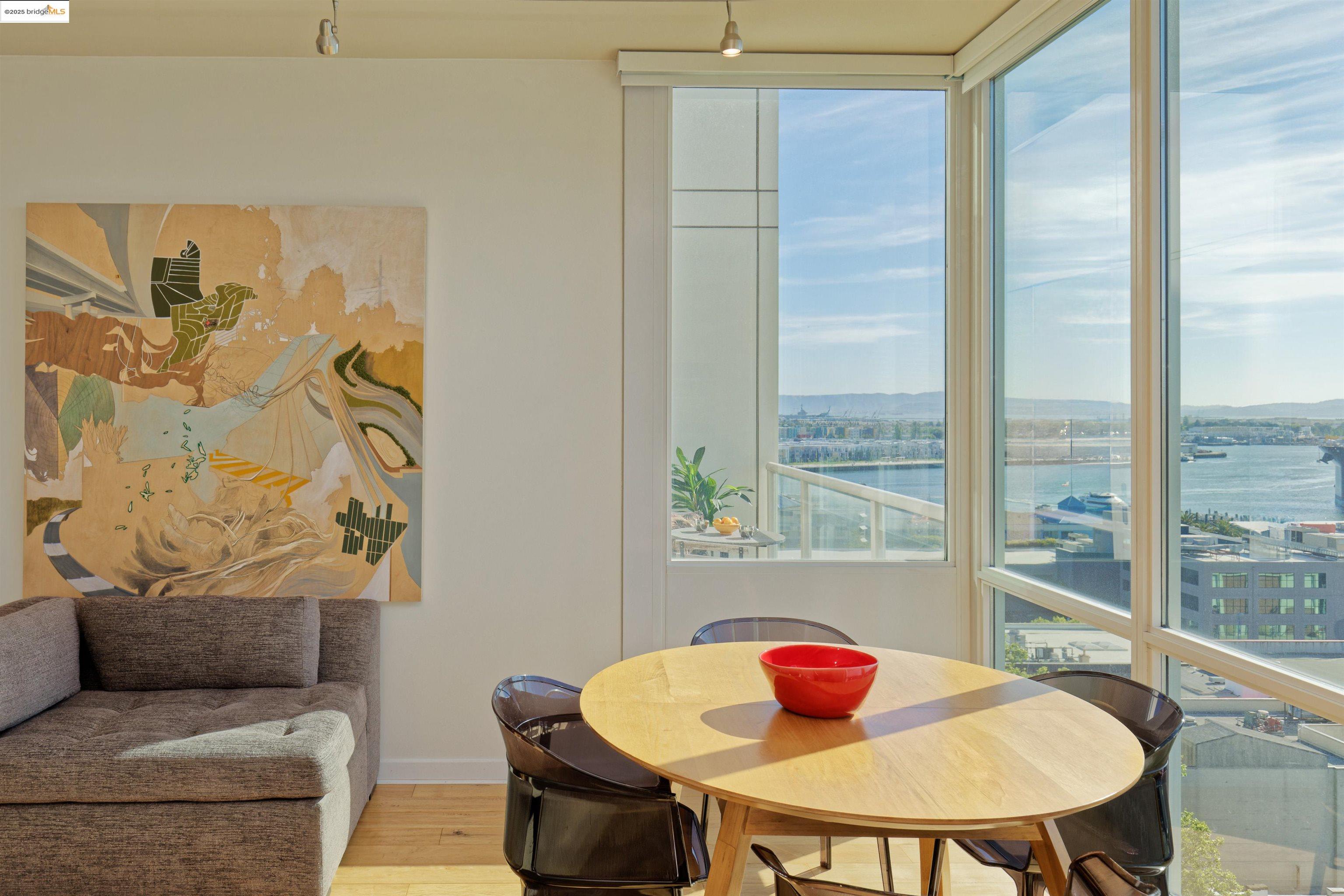 Detail Gallery Image 4 of 52 For 222 Broadway #1204,  Oakland,  CA 94607 - 2 Beds | 2 Baths