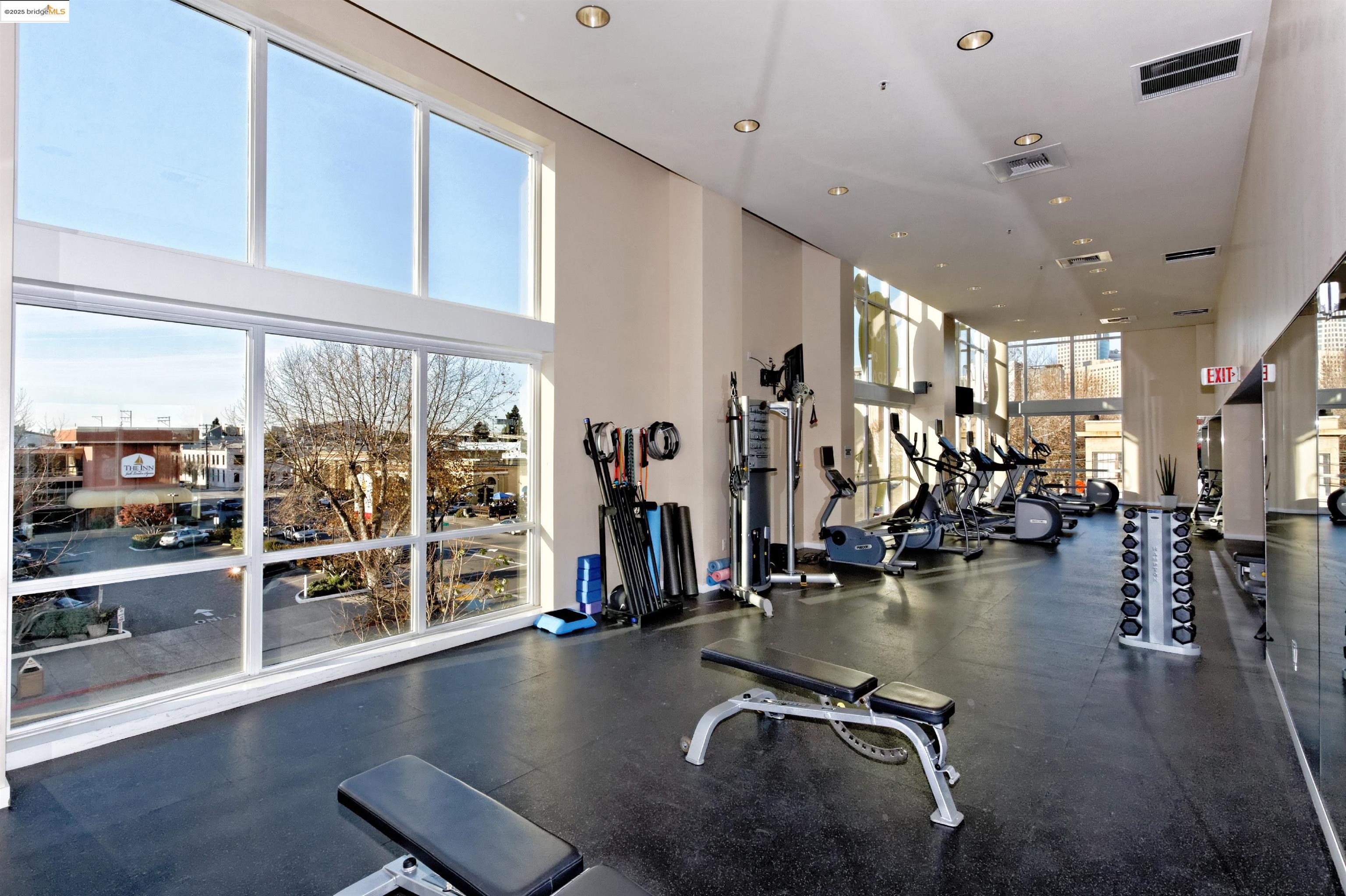 Detail Gallery Image 33 of 52 For 222 Broadway #1204,  Oakland,  CA 94607 - 2 Beds | 2 Baths
