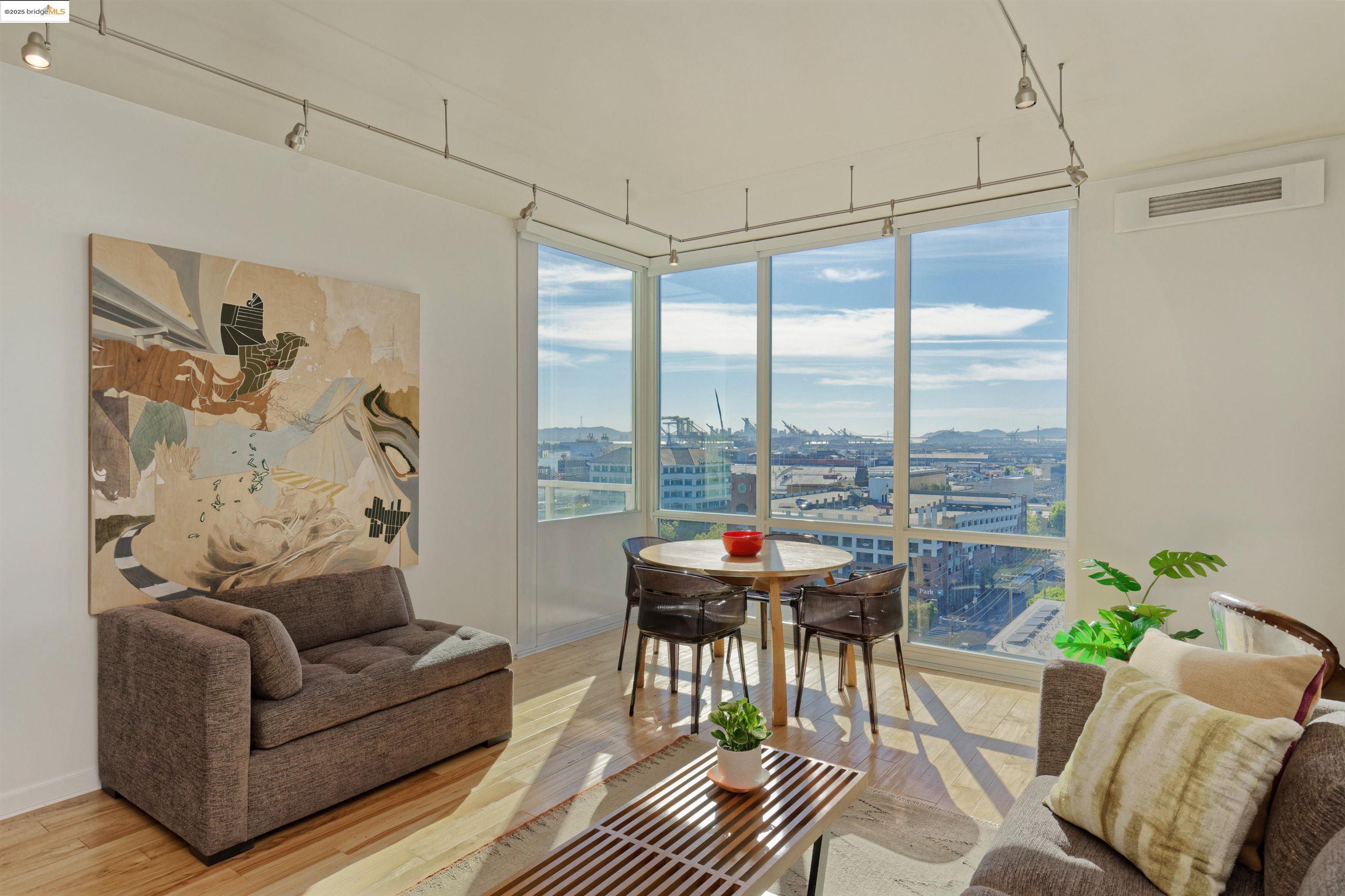 Detail Gallery Image 6 of 52 For 222 Broadway #1204,  Oakland,  CA 94607 - 2 Beds | 2 Baths