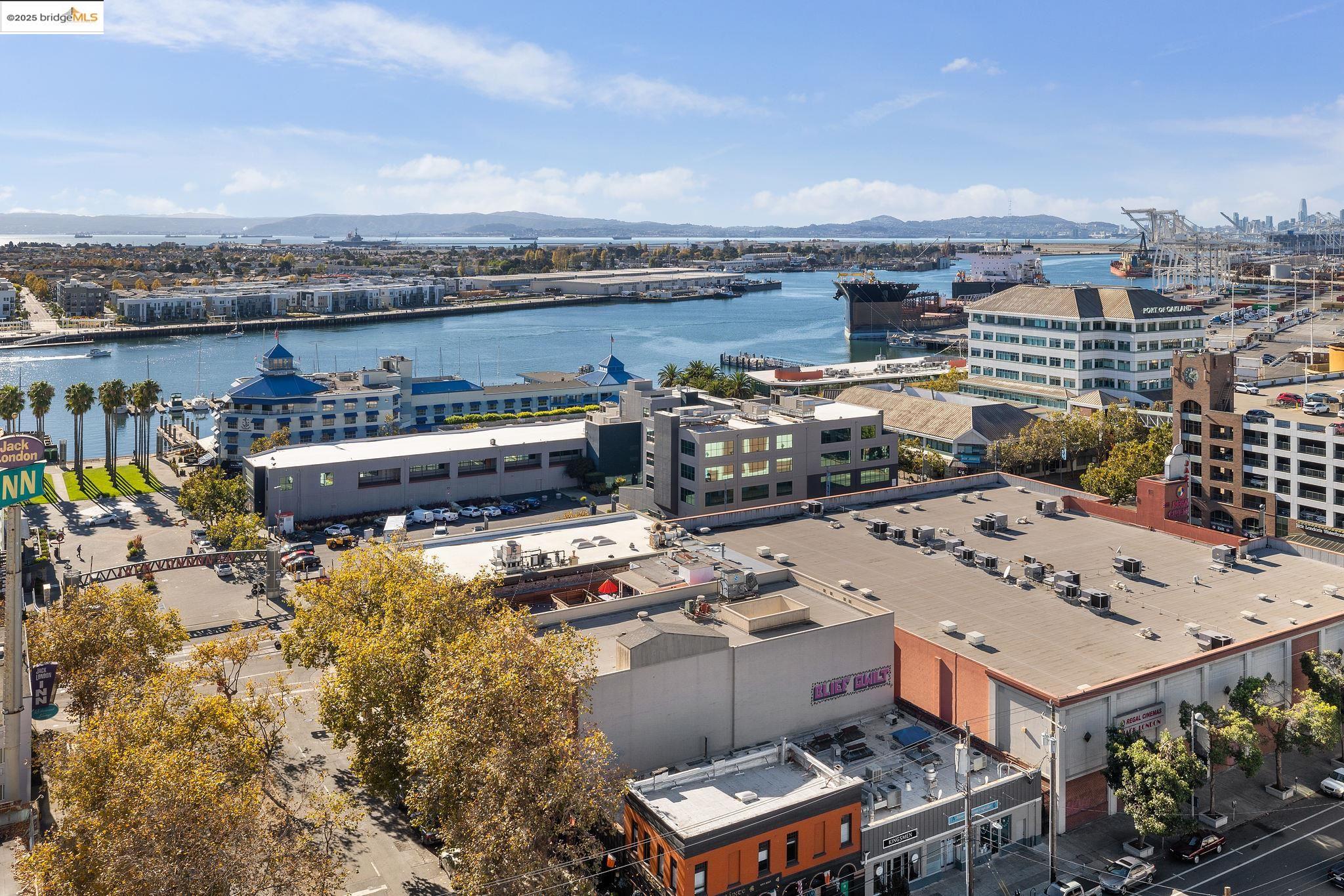 Detail Gallery Image 43 of 52 For 222 Broadway #1204,  Oakland,  CA 94607 - 2 Beds | 2 Baths