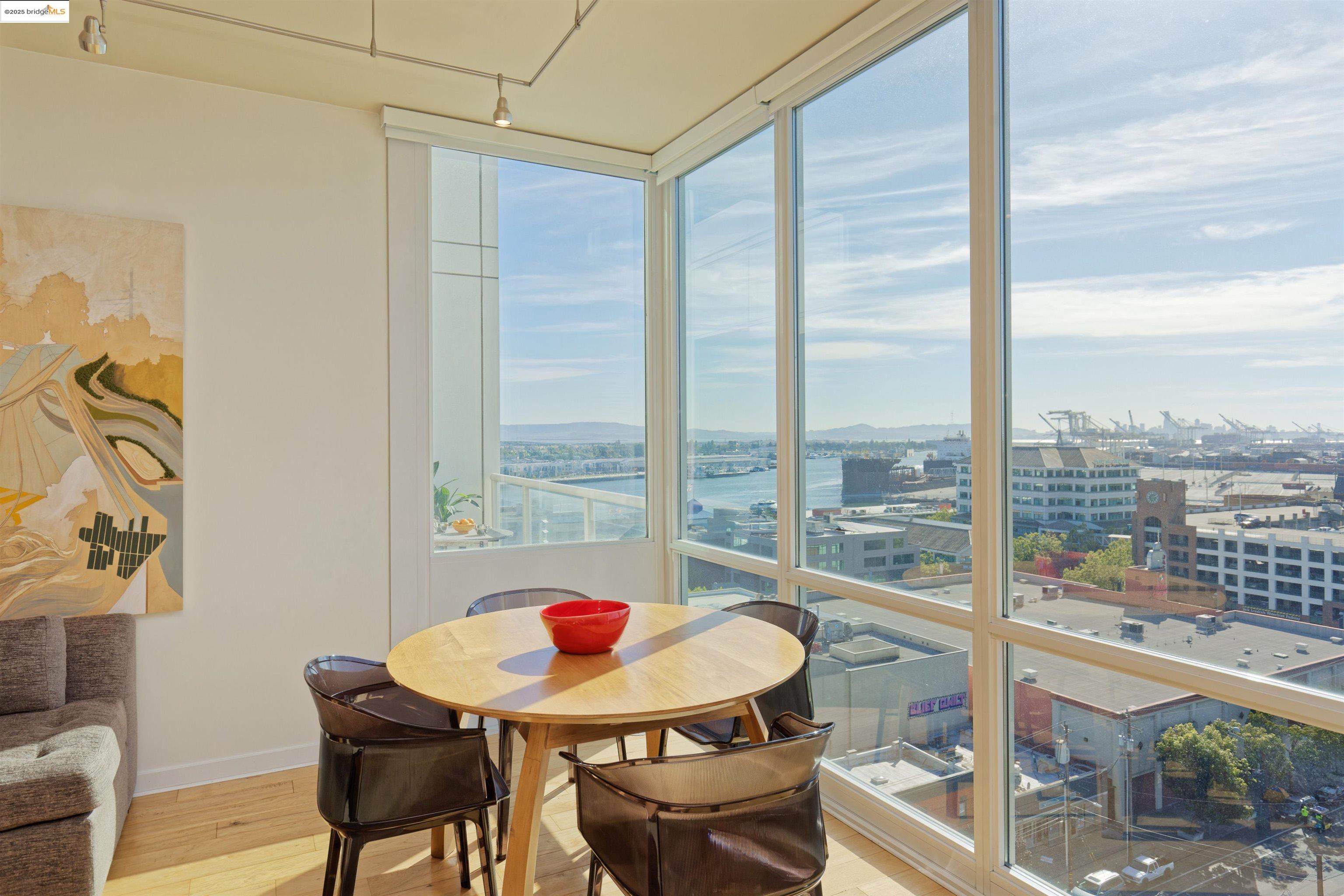 Detail Gallery Image 9 of 52 For 222 Broadway #1204,  Oakland,  CA 94607 - 2 Beds | 2 Baths