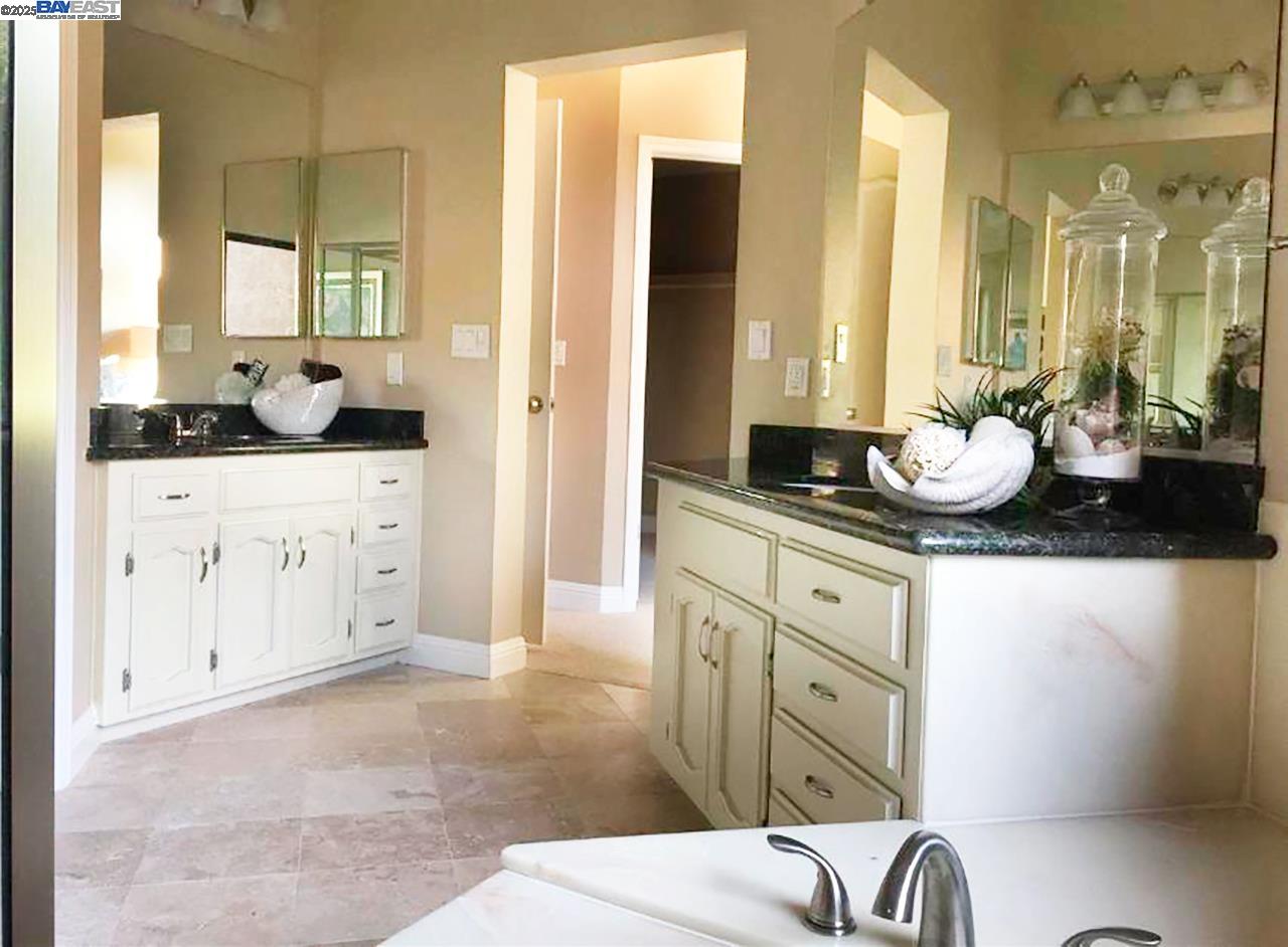 Detail Gallery Image 11 of 41 For 4009 W Lakeshore Drive, San Ramon,  CA 94582 - 3 Beds | 2/1 Baths