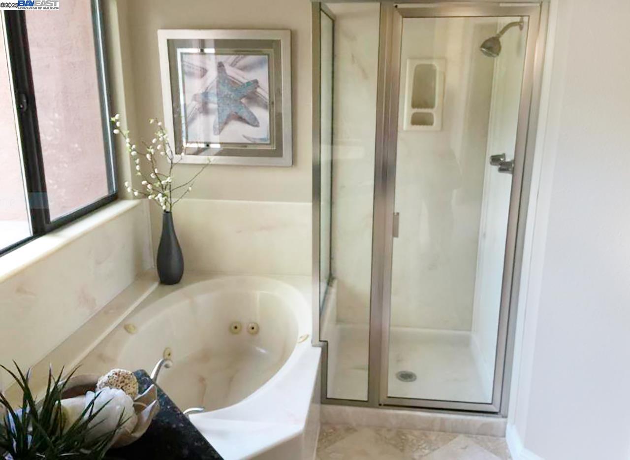Detail Gallery Image 12 of 41 For 4009 W Lakeshore Drive, San Ramon,  CA 94582 - 3 Beds | 2/1 Baths