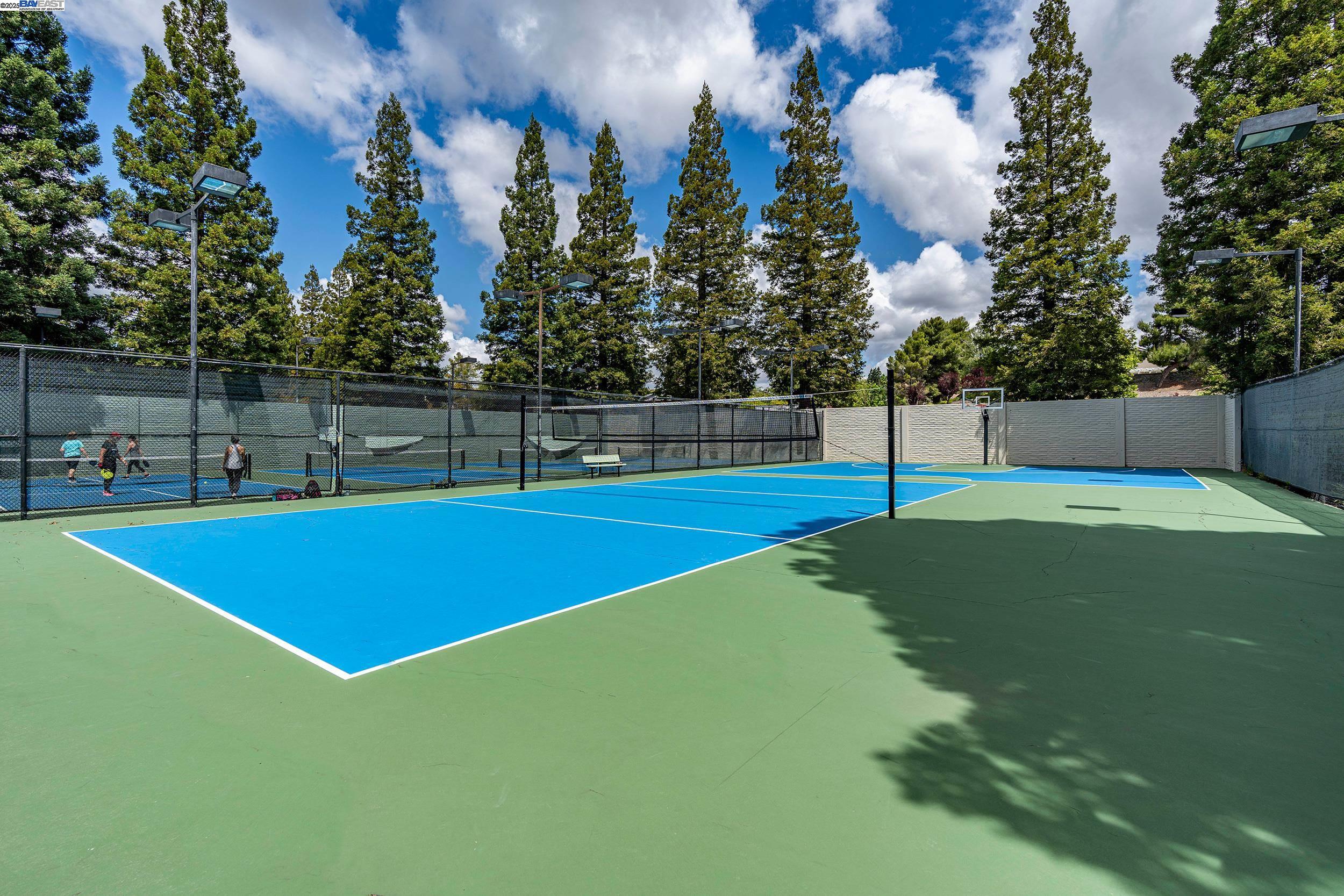Detail Gallery Image 21 of 41 For 4009 W Lakeshore Drive, San Ramon,  CA 94582 - 3 Beds | 2/1 Baths