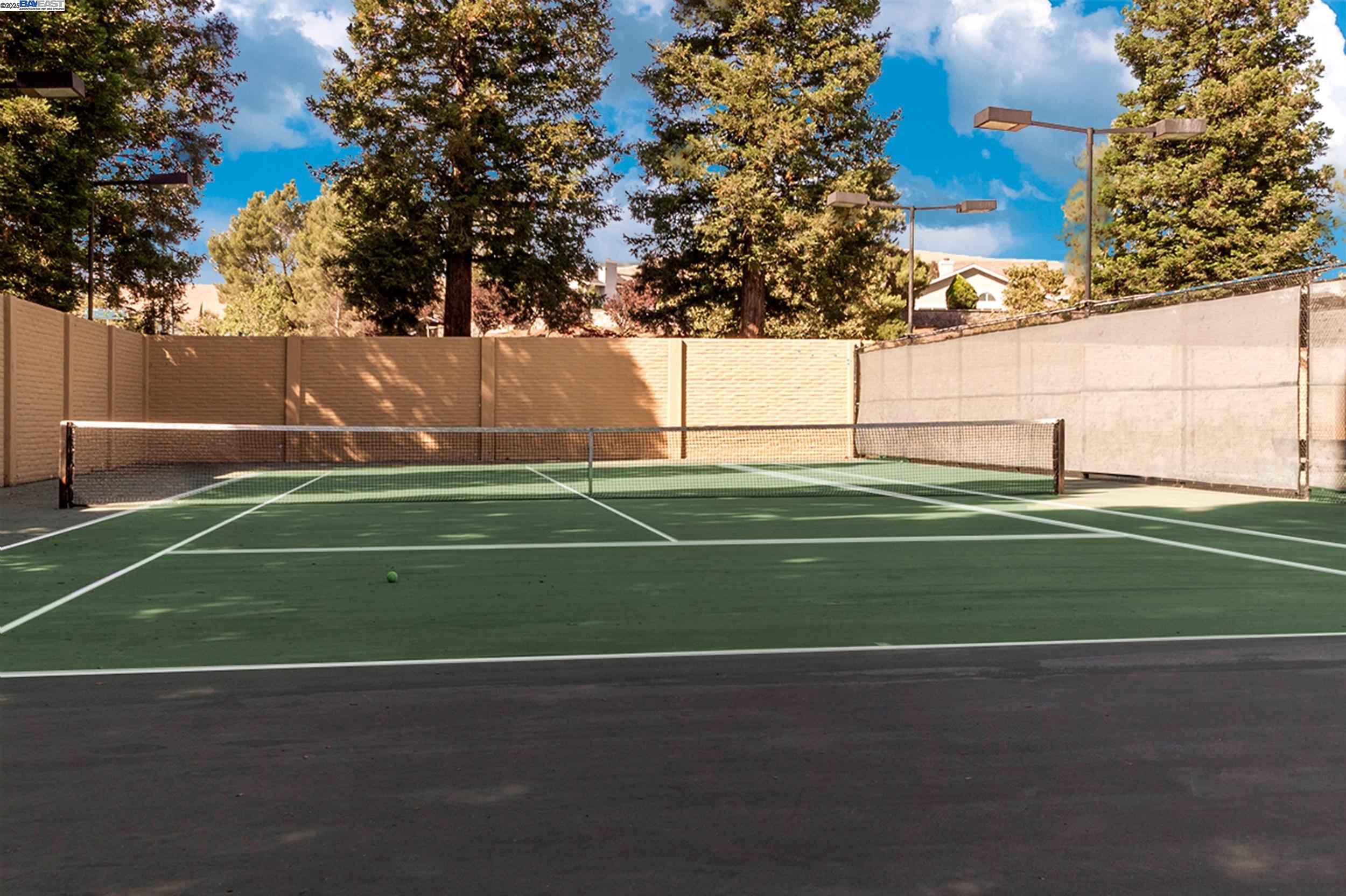 Detail Gallery Image 22 of 41 For 4009 W Lakeshore Drive, San Ramon,  CA 94582 - 3 Beds | 2/1 Baths