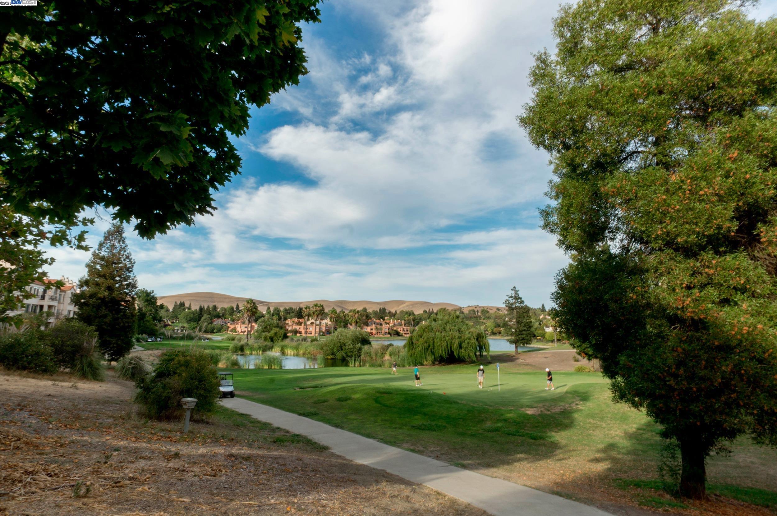 Detail Gallery Image 29 of 41 For 4009 W Lakeshore Drive, San Ramon,  CA 94582 - 3 Beds | 2/1 Baths