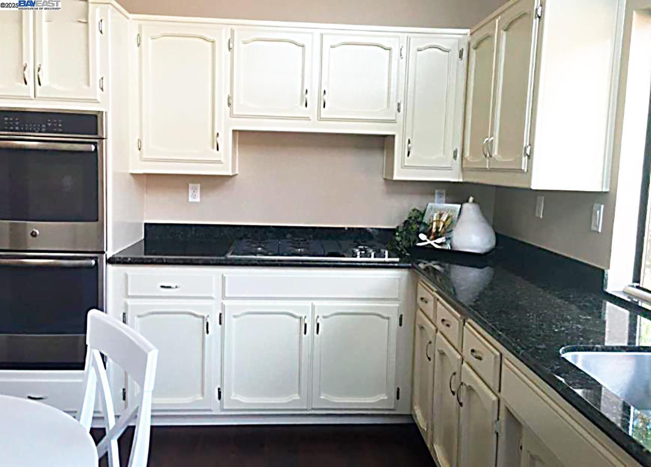 Detail Gallery Image 5 of 41 For 4009 W Lakeshore Drive, San Ramon,  CA 94582 - 3 Beds | 2/1 Baths