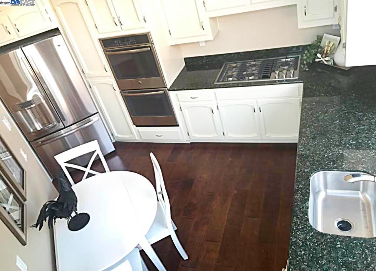 Detail Gallery Image 7 of 41 For 4009 W Lakeshore Drive, San Ramon,  CA 94582 - 3 Beds | 2/1 Baths