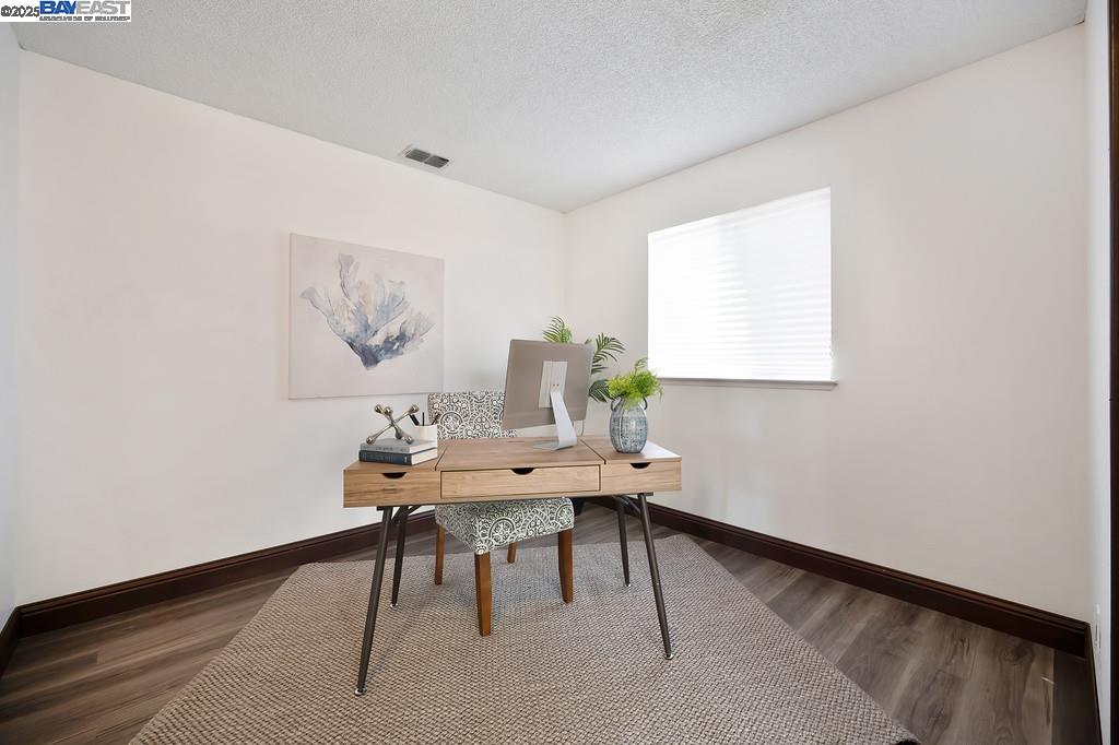 Detail Gallery Image 28 of 57 For 35 Pebble River Cir, Sacramento,  CA 95831 - 3 Beds | 2/1 Baths