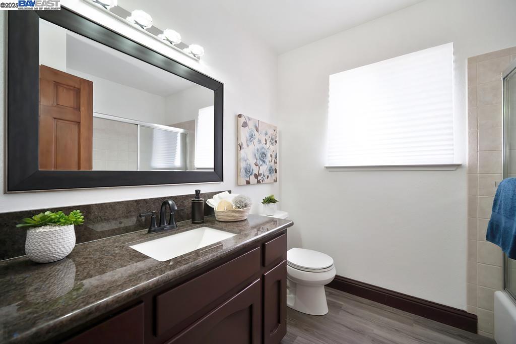 Detail Gallery Image 32 of 57 For 35 Pebble River Cir, Sacramento,  CA 95831 - 3 Beds | 2/1 Baths