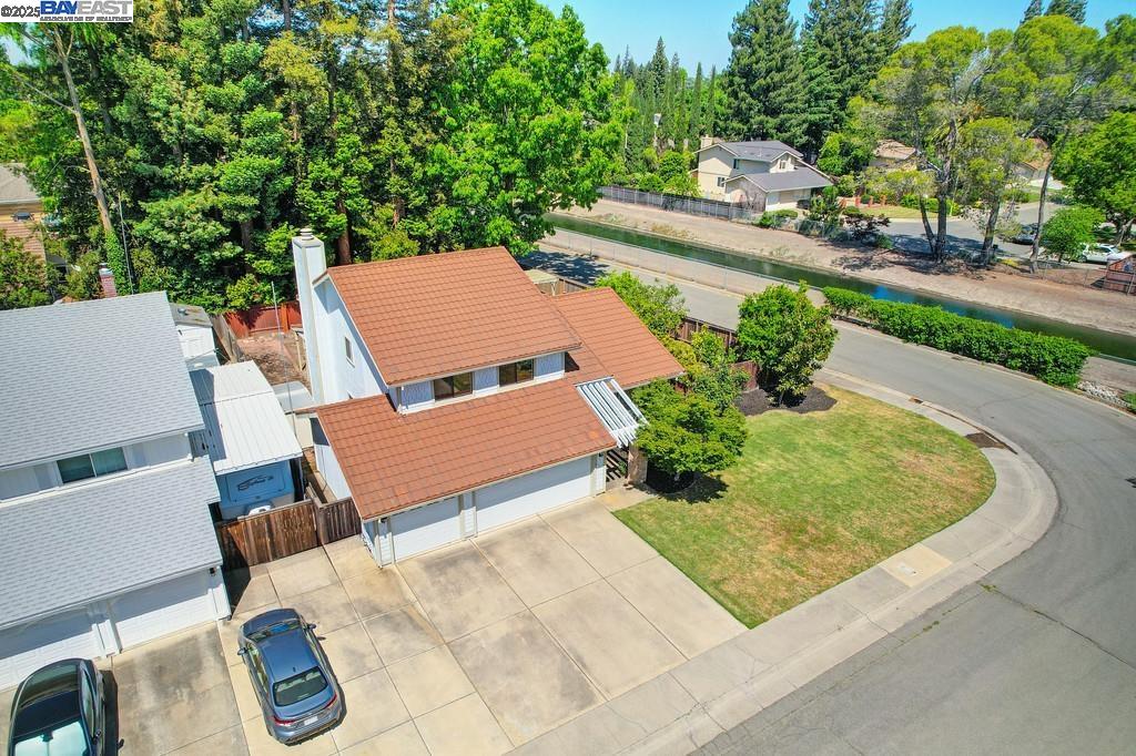 Detail Gallery Image 5 of 57 For 35 Pebble River Cir, Sacramento,  CA 95831 - 3 Beds | 2/1 Baths