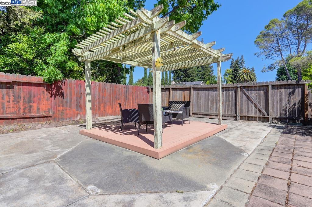 Detail Gallery Image 47 of 57 For 35 Pebble River Cir, Sacramento,  CA 95831 - 3 Beds | 2/1 Baths
