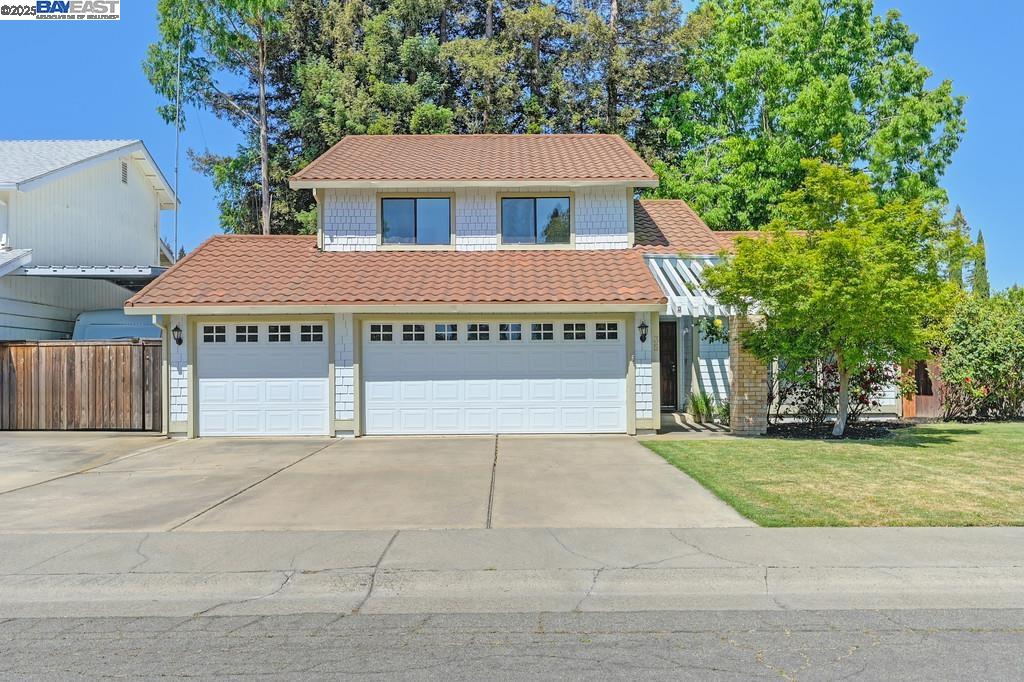 Detail Gallery Image 10 of 57 For 35 Pebble River Cir, Sacramento,  CA 95831 - 3 Beds | 2/1 Baths