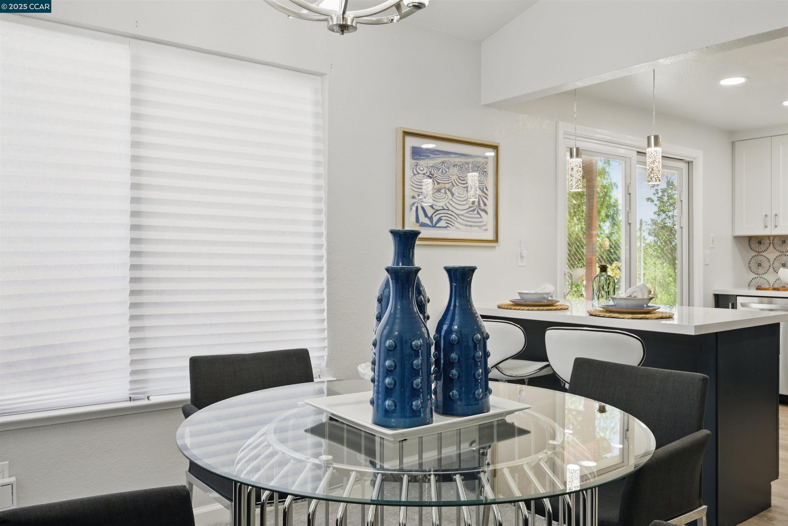 Detail Gallery Image 7 of 37 For 2100 Pomo St, Bay Point,  CA 94565 - 3 Beds | 2 Baths