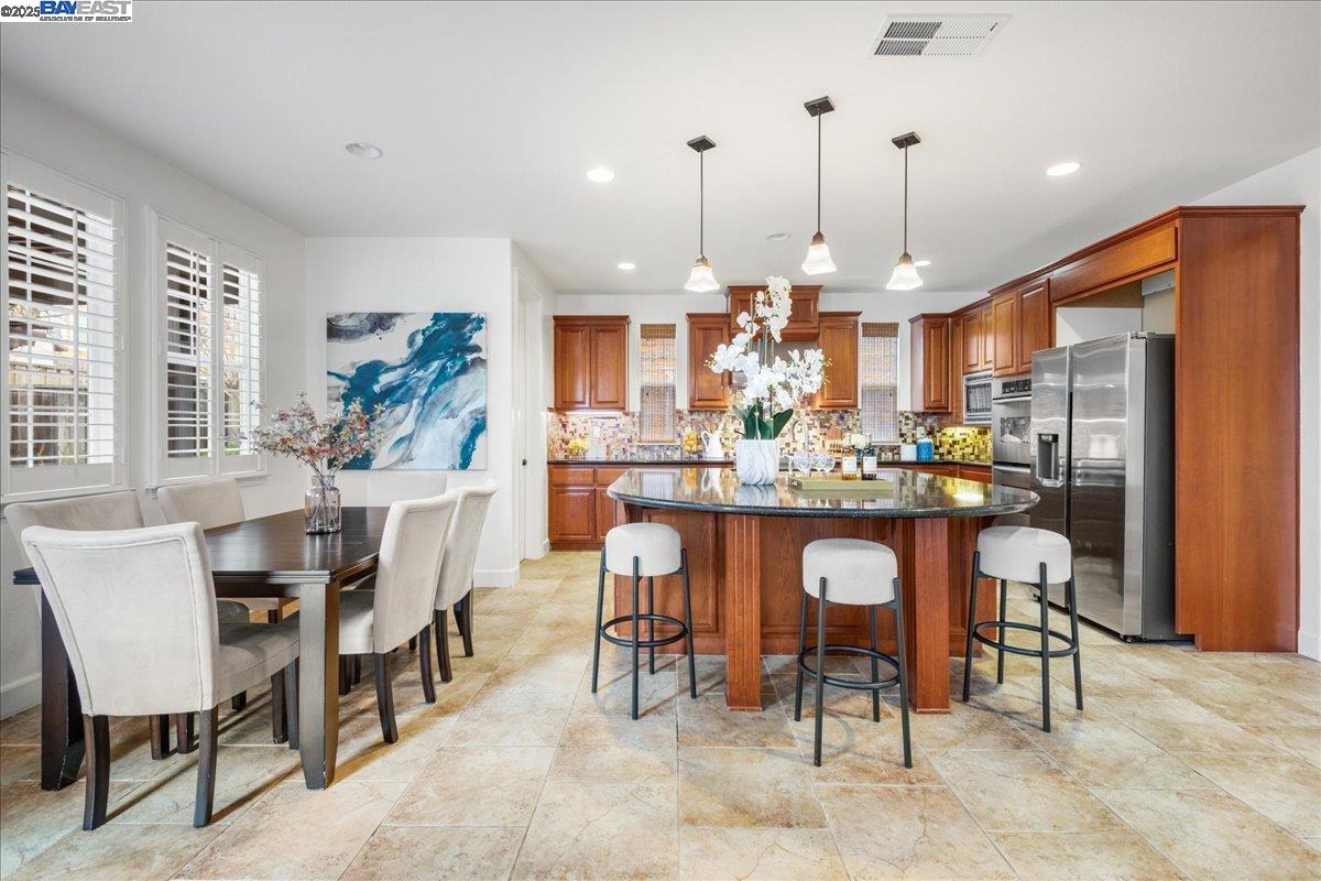 Detail Gallery Image 13 of 52 For 2396 Keats Ln, San Ramon,  CA 94582 - 5 Beds | 4/1 Baths