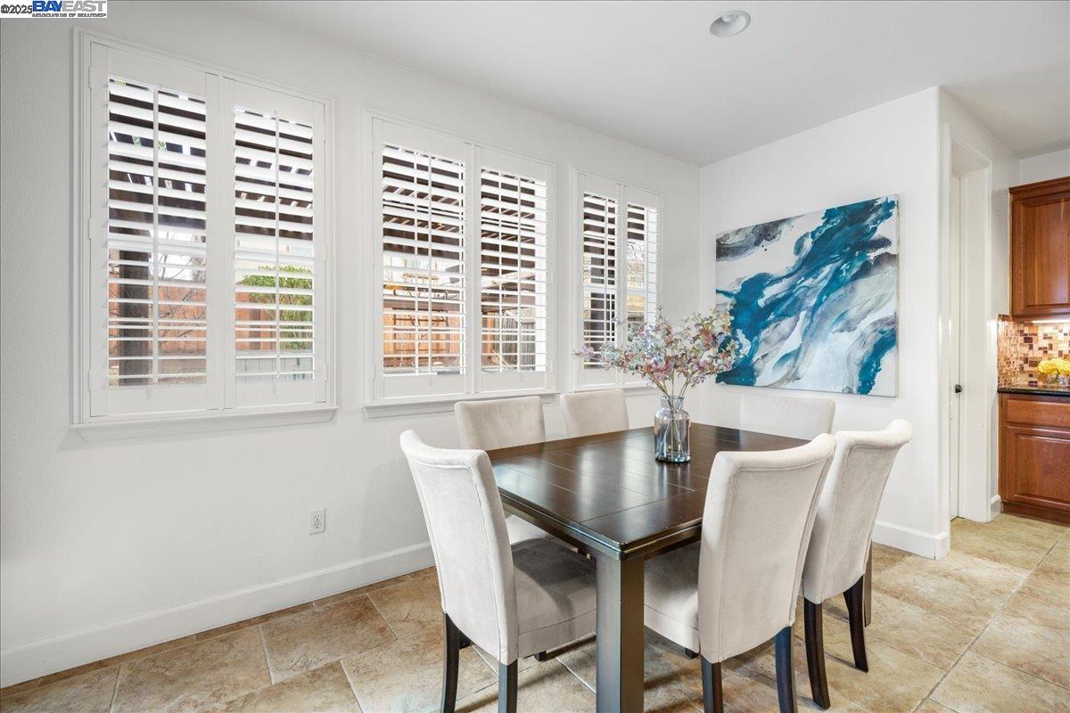 Detail Gallery Image 14 of 52 For 2396 Keats Ln, San Ramon,  CA 94582 - 5 Beds | 4/1 Baths