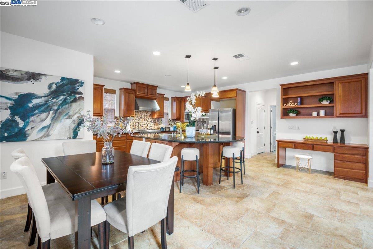 Detail Gallery Image 15 of 52 For 2396 Keats Ln, San Ramon,  CA 94582 - 5 Beds | 4/1 Baths