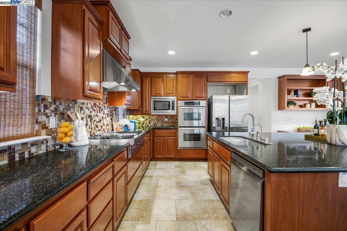 Detail Gallery Image 17 of 52 For 2396 Keats Ln, San Ramon,  CA 94582 - 5 Beds | 4/1 Baths