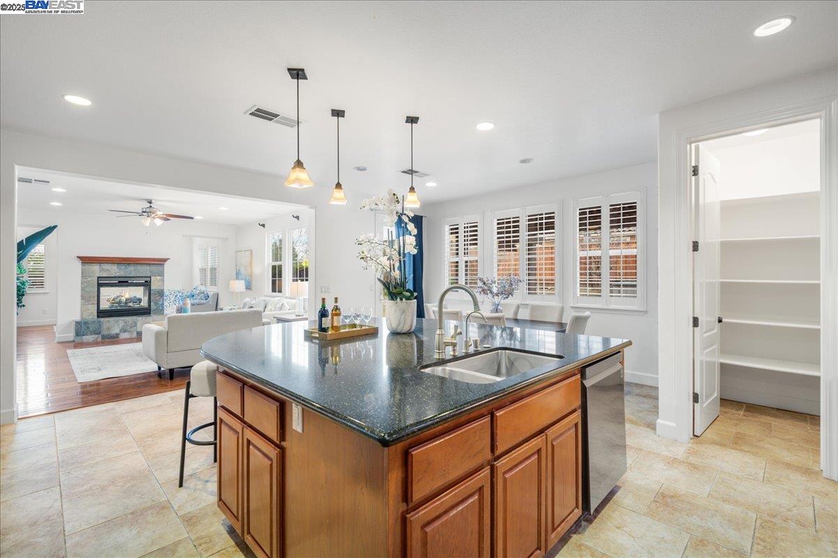 Detail Gallery Image 18 of 52 For 2396 Keats Ln, San Ramon,  CA 94582 - 5 Beds | 4/1 Baths