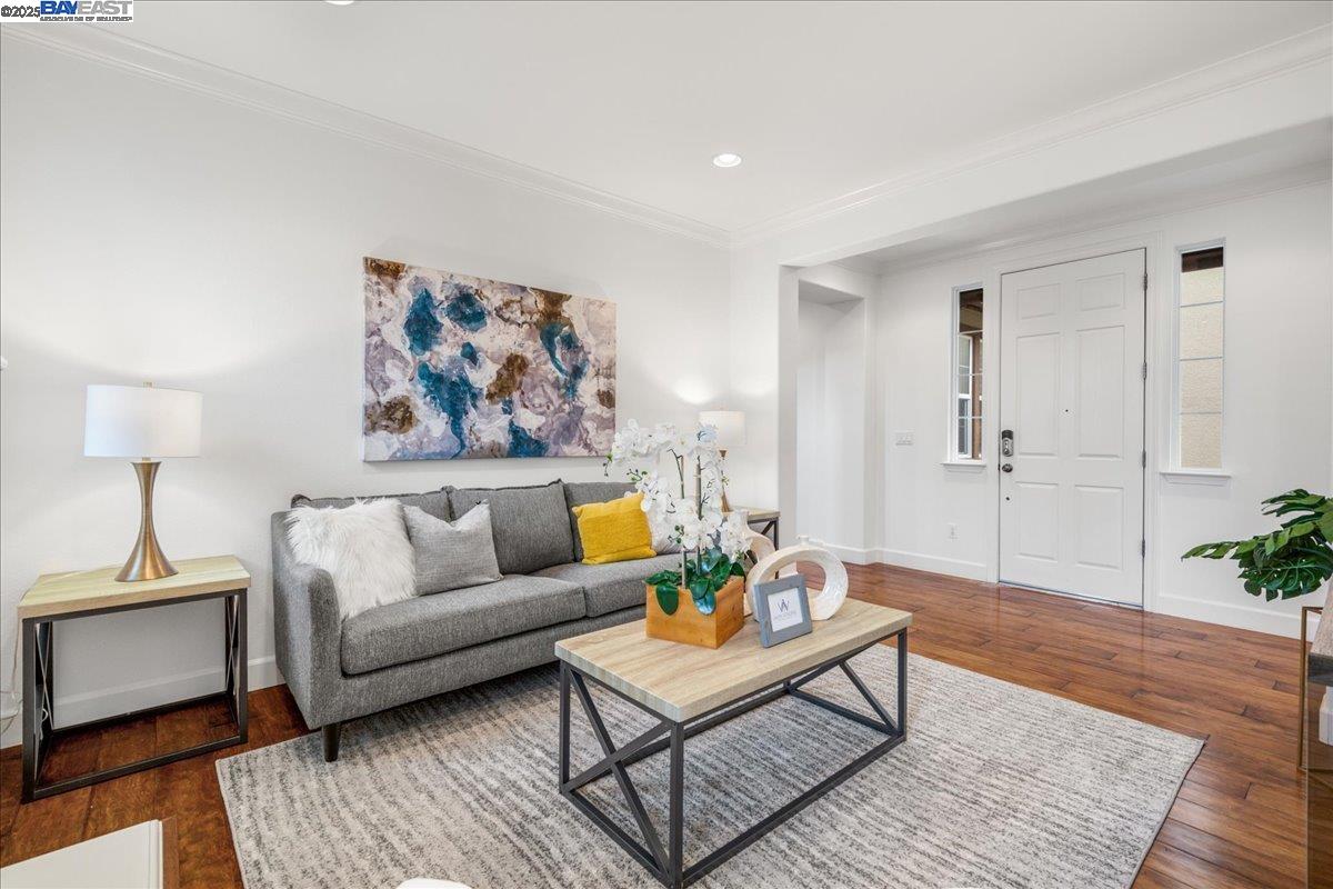Detail Gallery Image 4 of 52 For 2396 Keats Ln, San Ramon,  CA 94582 - 5 Beds | 4/1 Baths
