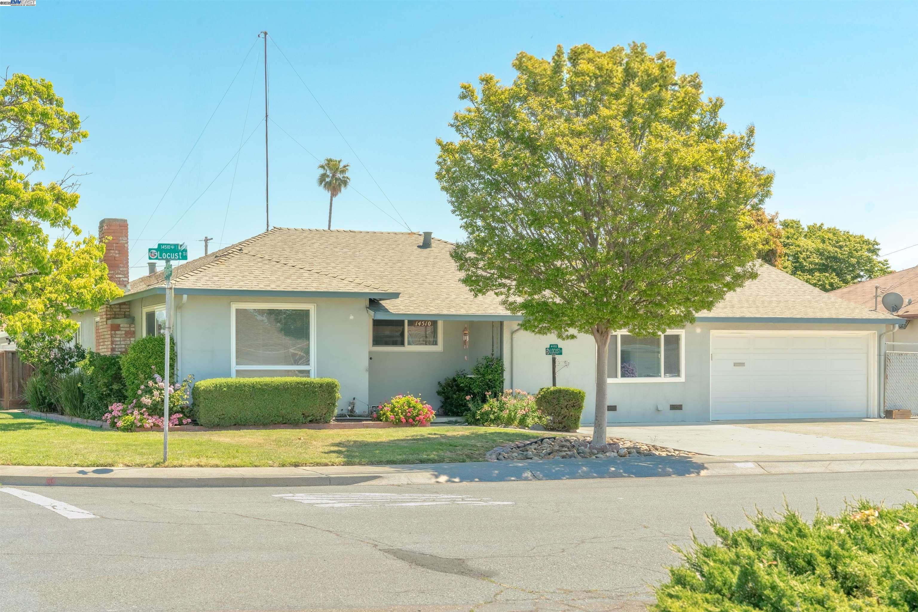 Detail Gallery Image 2 of 26 For 14510 Locust St, San Leandro,  CA 94579 - 3 Beds | 2 Baths