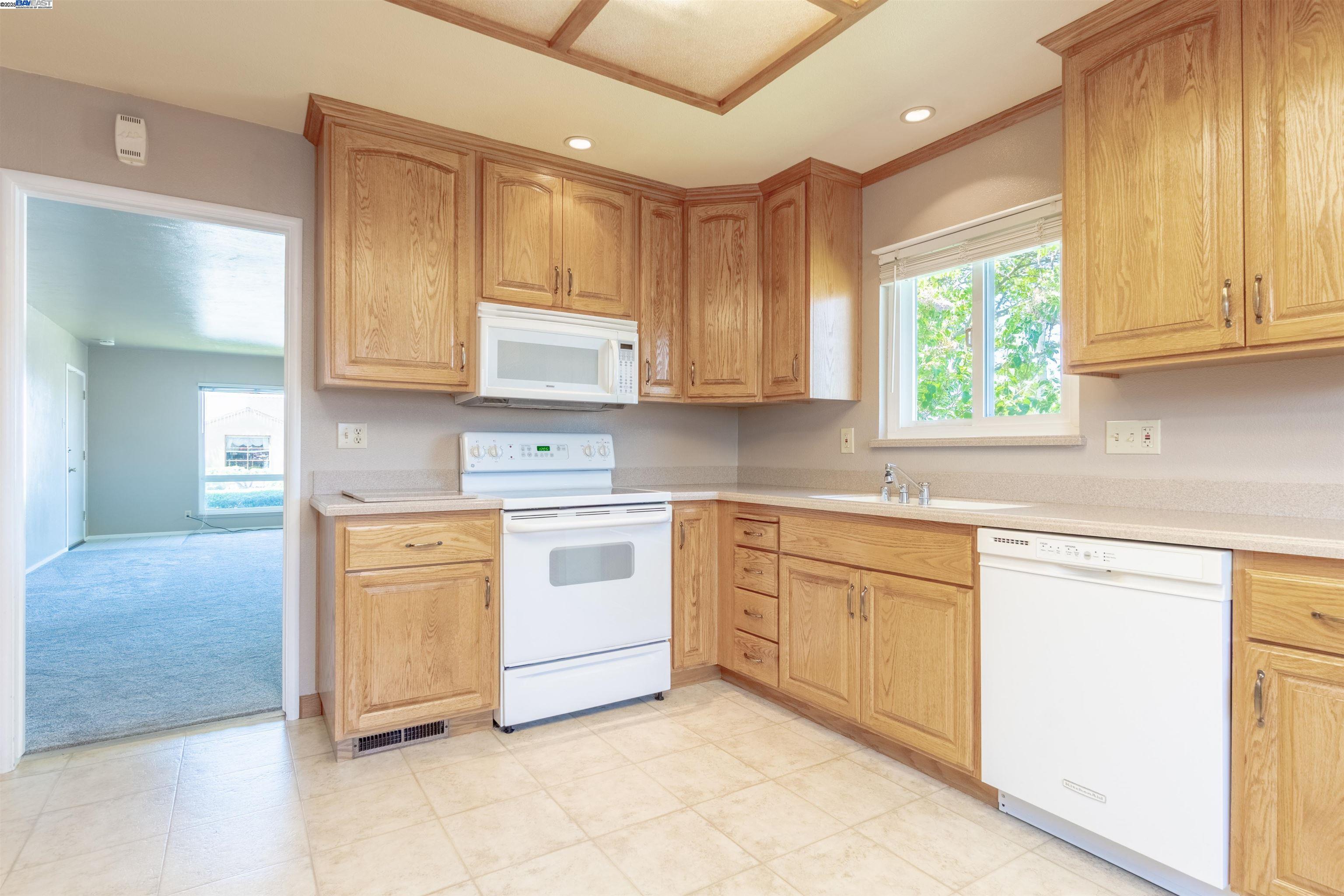 Detail Gallery Image 11 of 26 For 14510 Locust St, San Leandro,  CA 94579 - 3 Beds | 2 Baths
