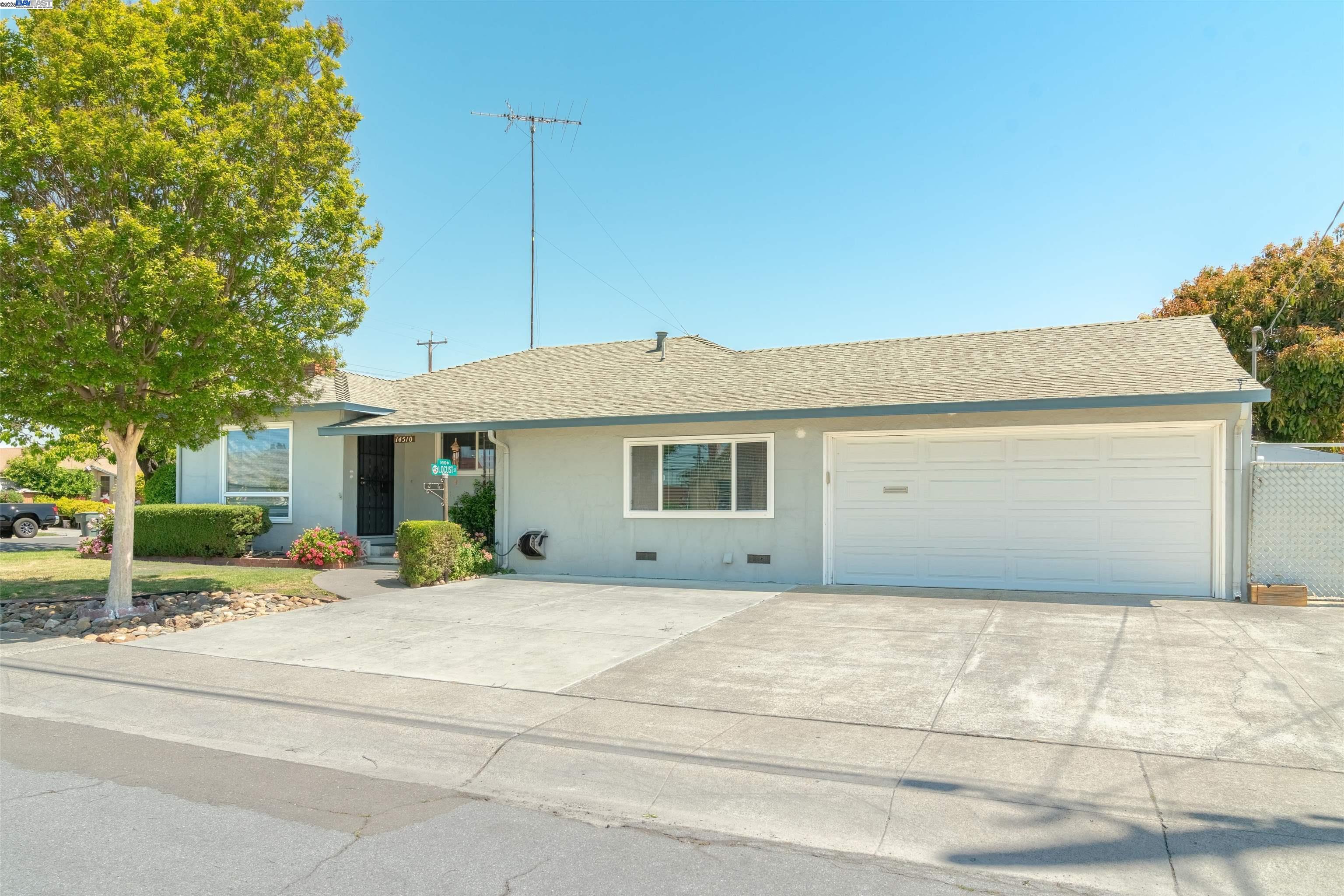 Detail Gallery Image 4 of 26 For 14510 Locust St, San Leandro,  CA 94579 - 3 Beds | 2 Baths