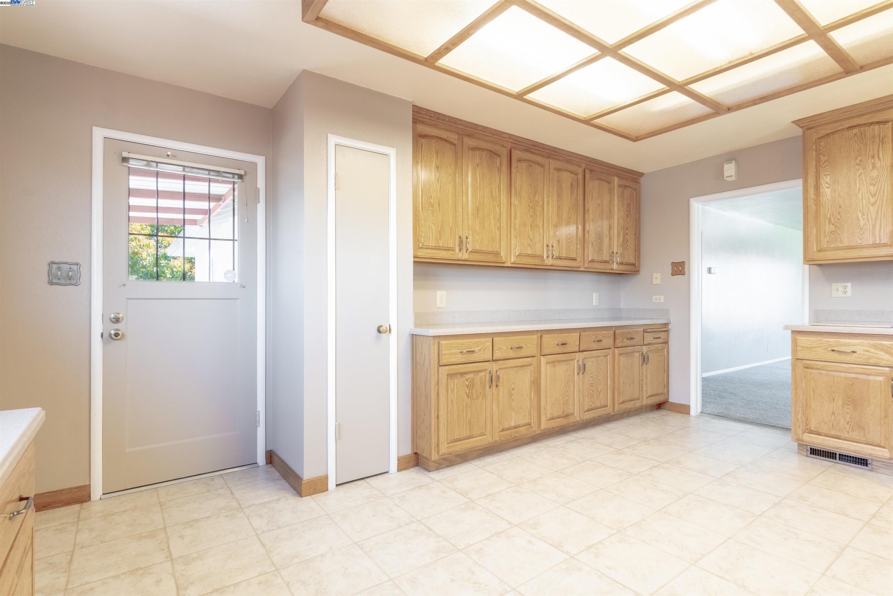 Detail Gallery Image 10 of 26 For 14510 Locust St, San Leandro,  CA 94579 - 3 Beds | 2 Baths