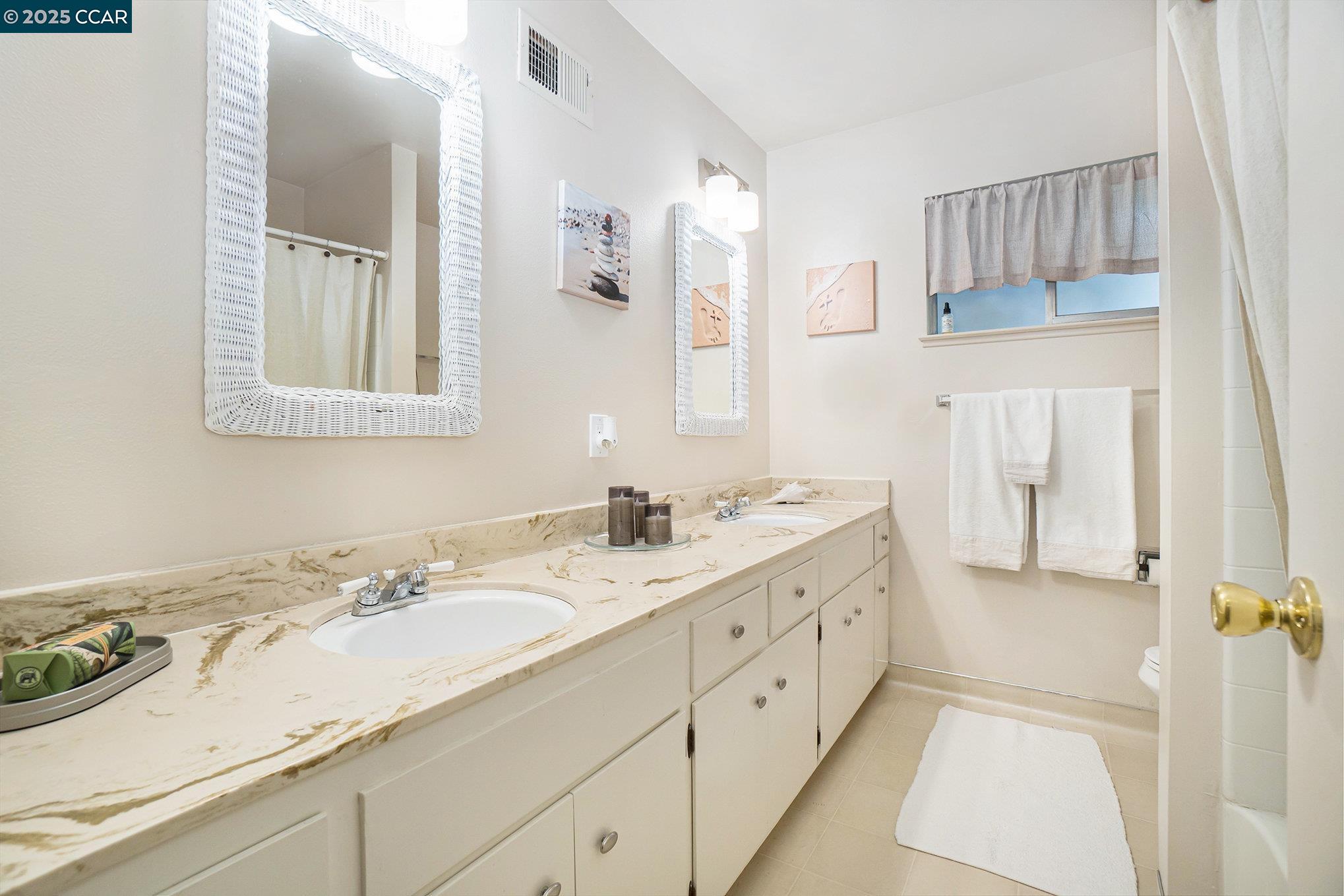 Detail Gallery Image 16 of 29 For 714 Blue Ridge Dr, Martinez,  CA 94553 - 4 Beds | 2 Baths