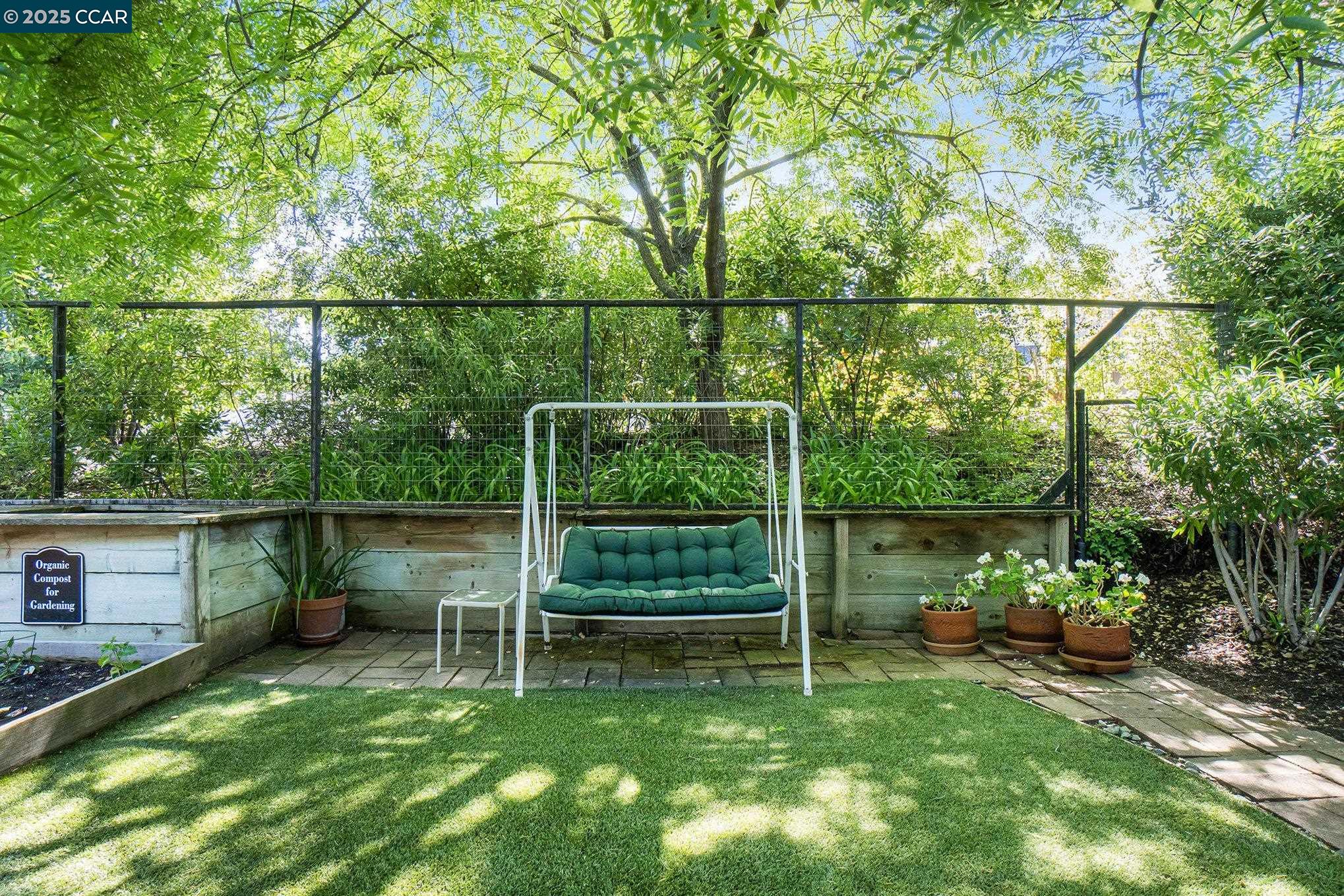 Detail Gallery Image 19 of 29 For 714 Blue Ridge Dr, Martinez,  CA 94553 - 4 Beds | 2 Baths