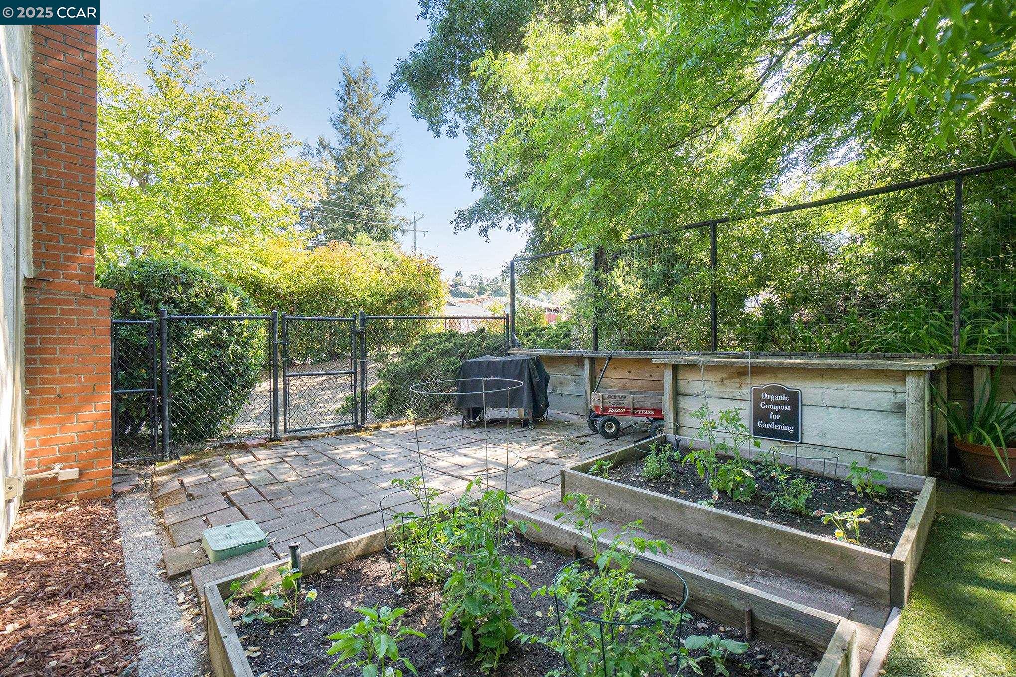 Detail Gallery Image 20 of 29 For 714 Blue Ridge Dr, Martinez,  CA 94553 - 4 Beds | 2 Baths