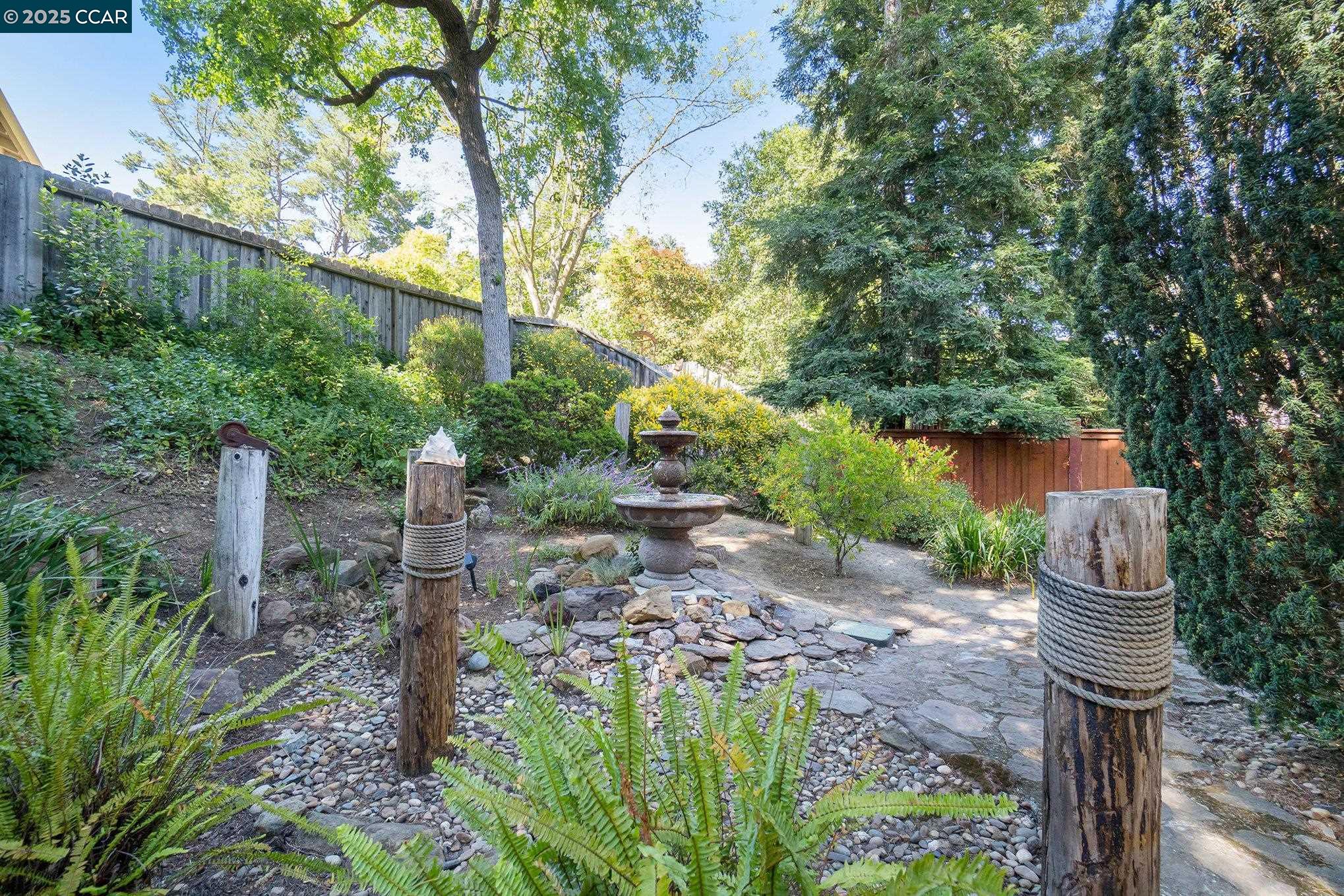 Detail Gallery Image 22 of 29 For 714 Blue Ridge Dr, Martinez,  CA 94553 - 4 Beds | 2 Baths
