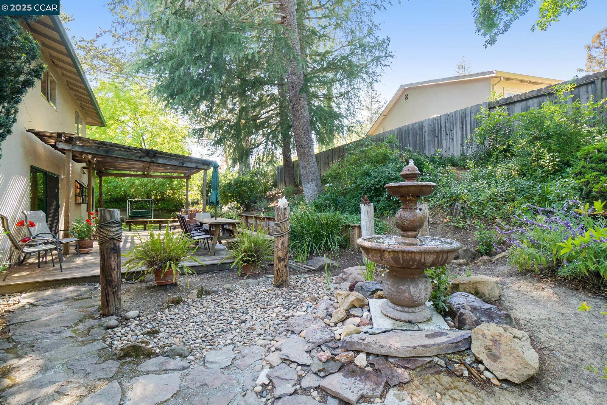 Detail Gallery Image 23 of 29 For 714 Blue Ridge Dr, Martinez,  CA 94553 - 4 Beds | 2 Baths